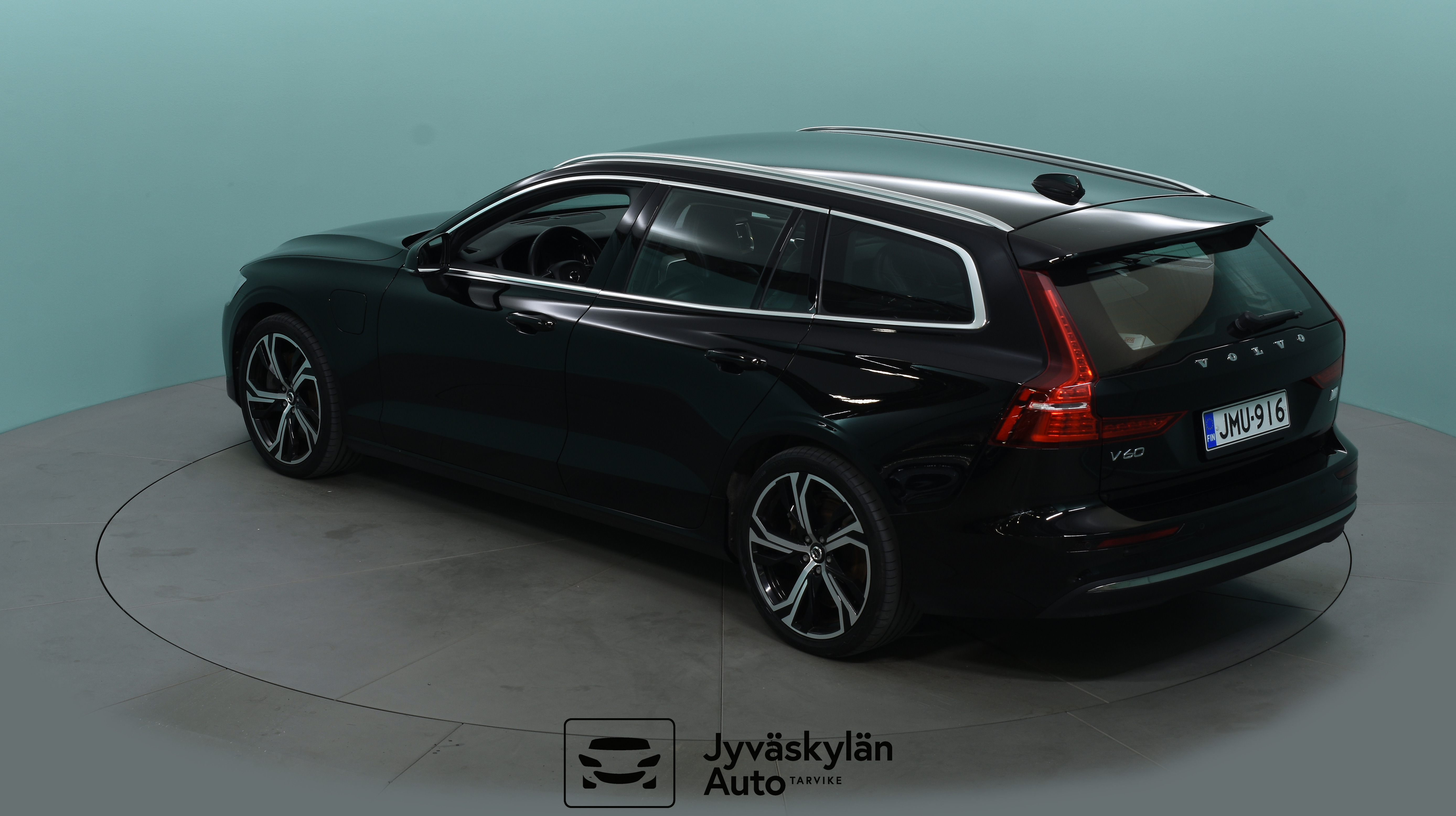 VOLVO V60 2022