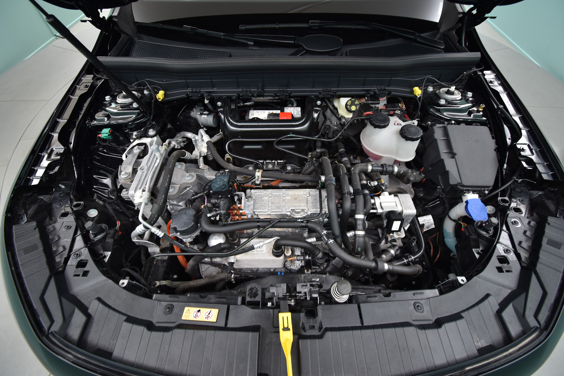 MERCEDES-BENZ EQB 2022