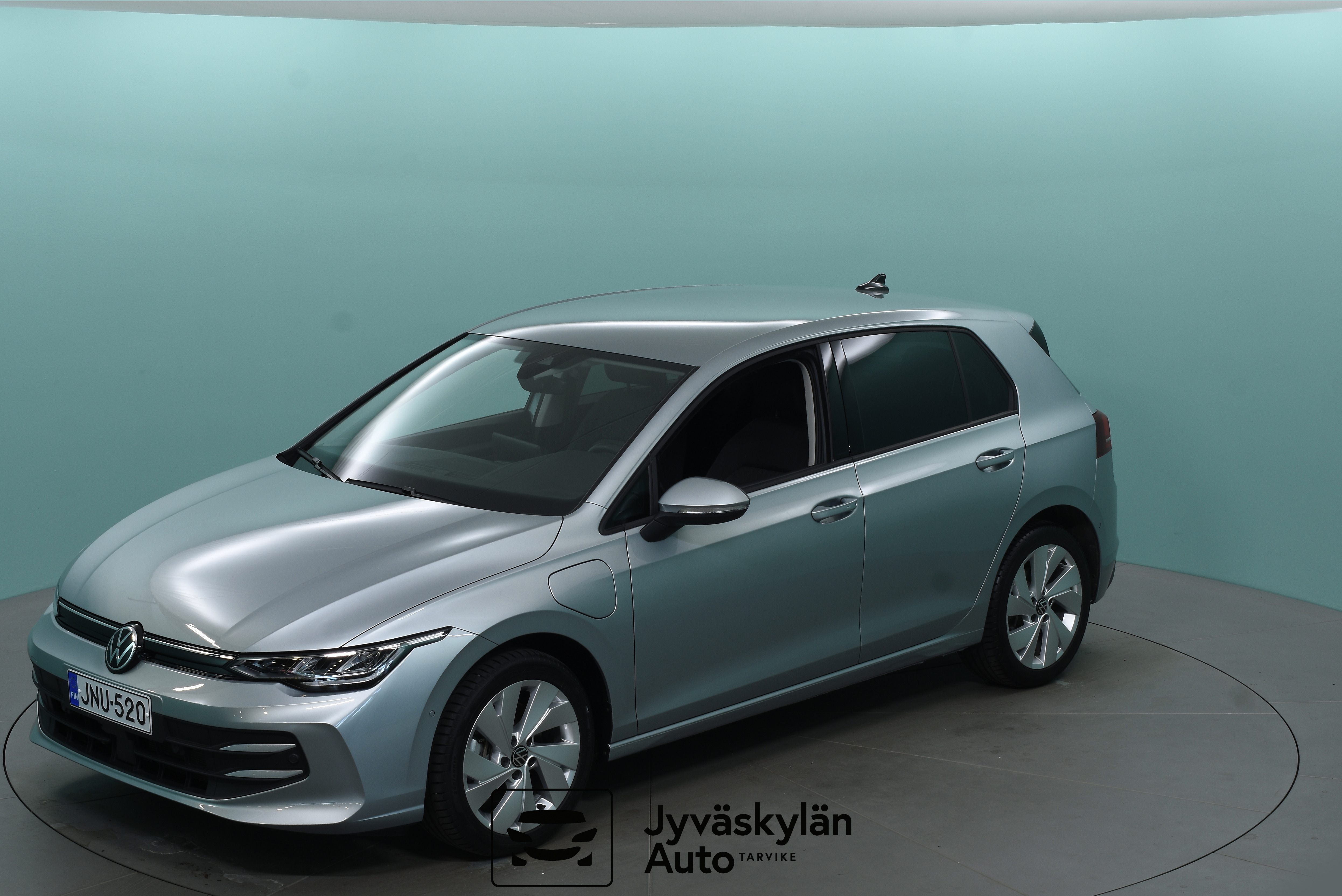 VOLKSWAGEN Golf 2025