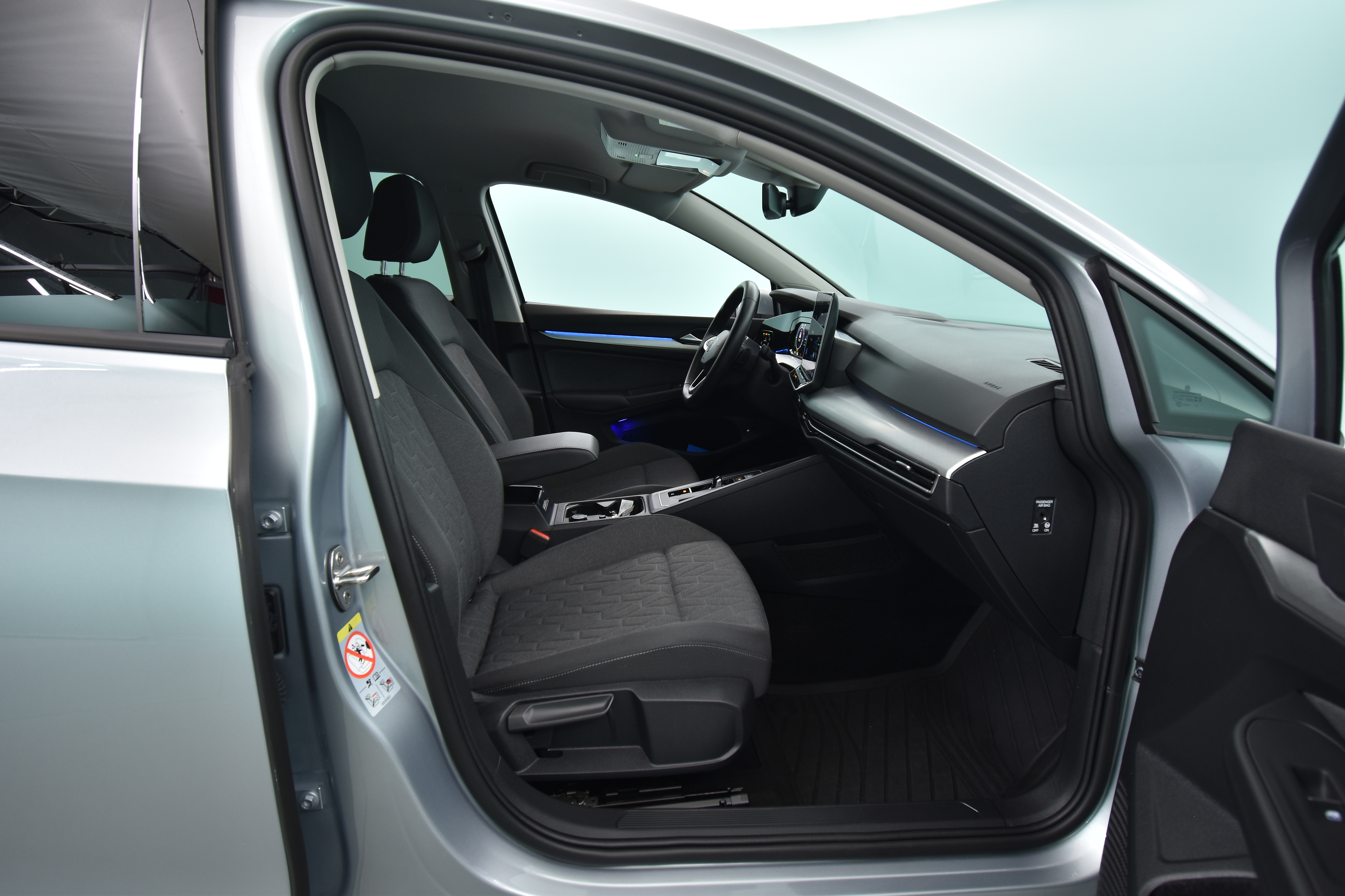 VOLKSWAGEN Golf 2025
