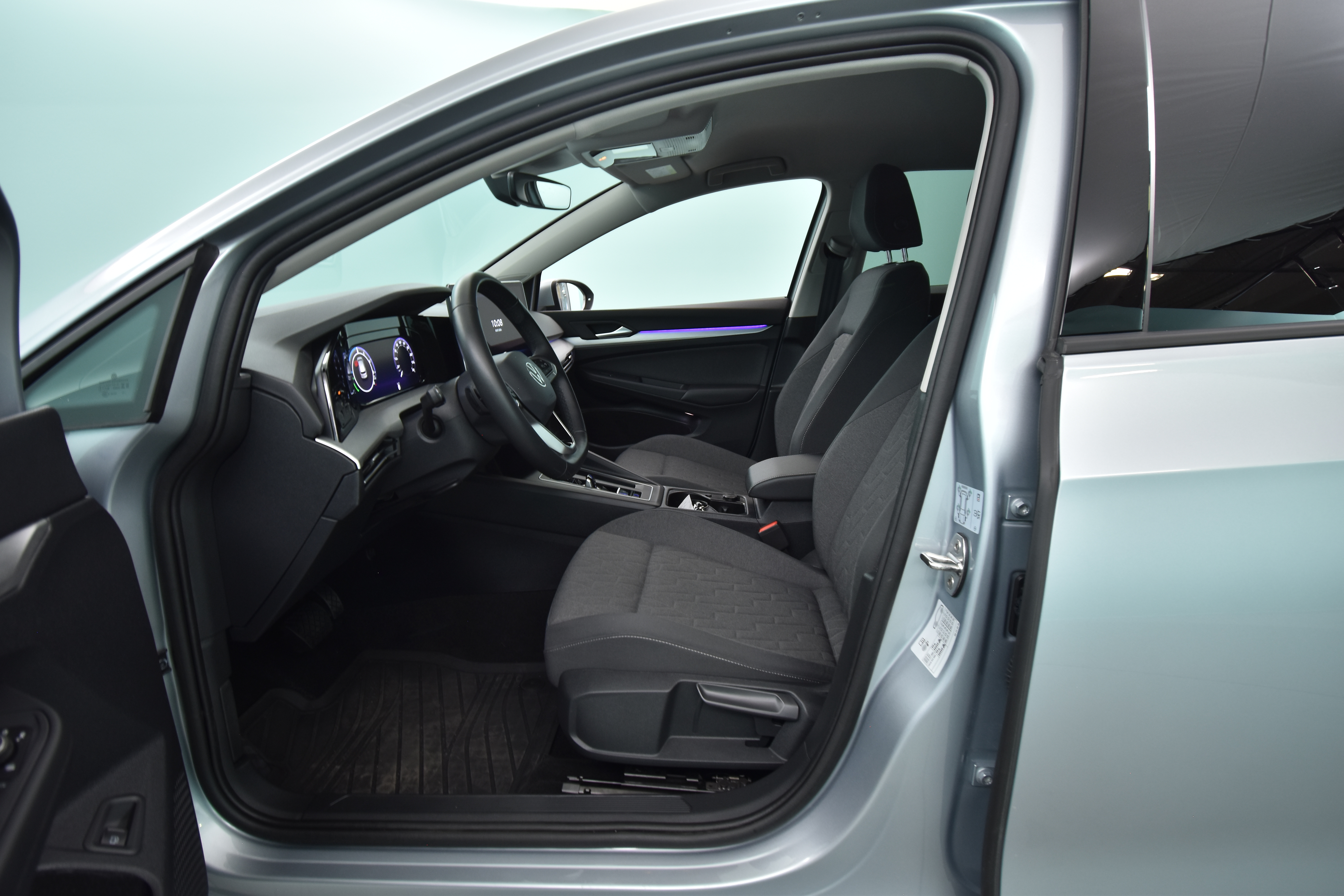 VOLKSWAGEN Golf 2025