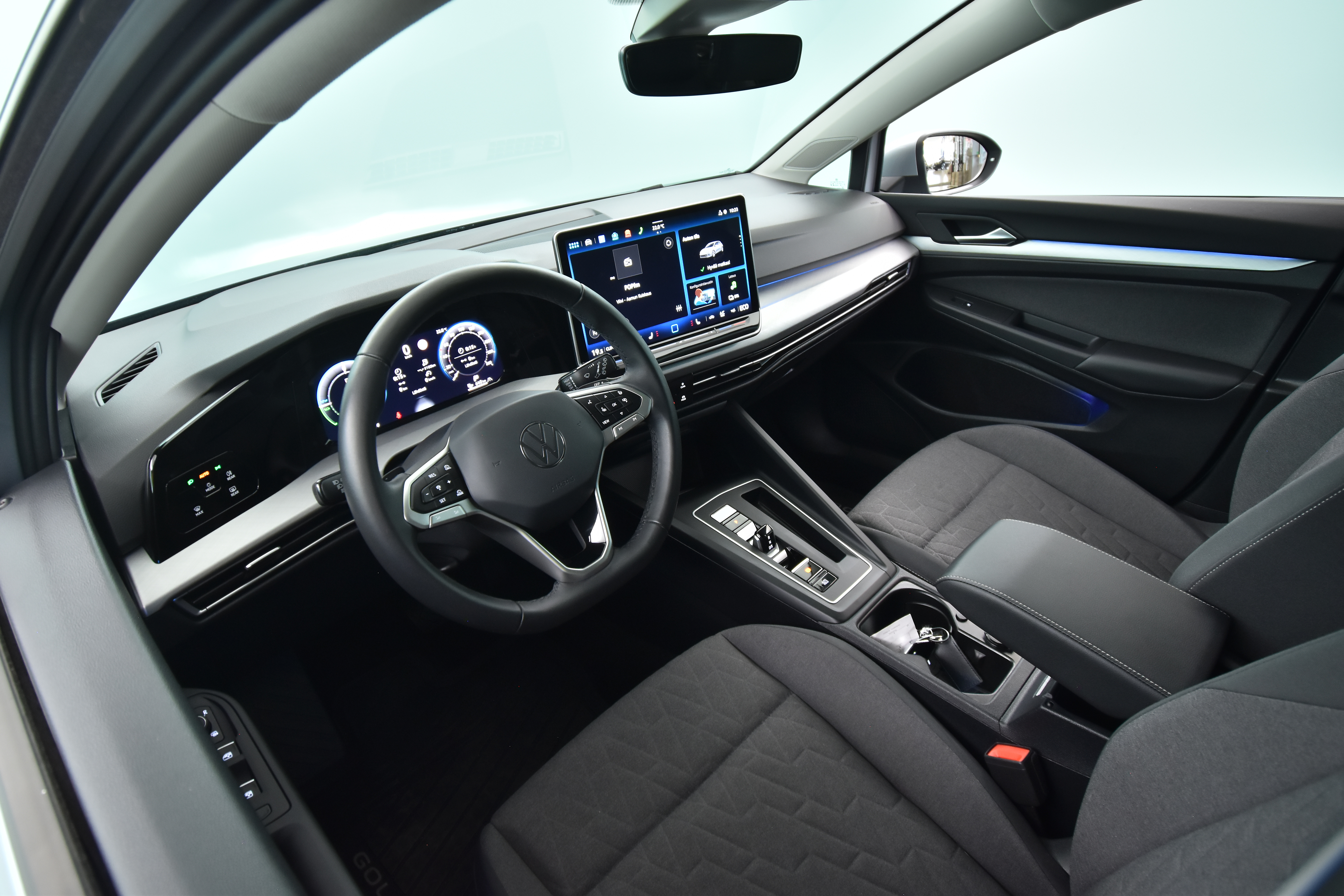 VOLKSWAGEN Golf 2025