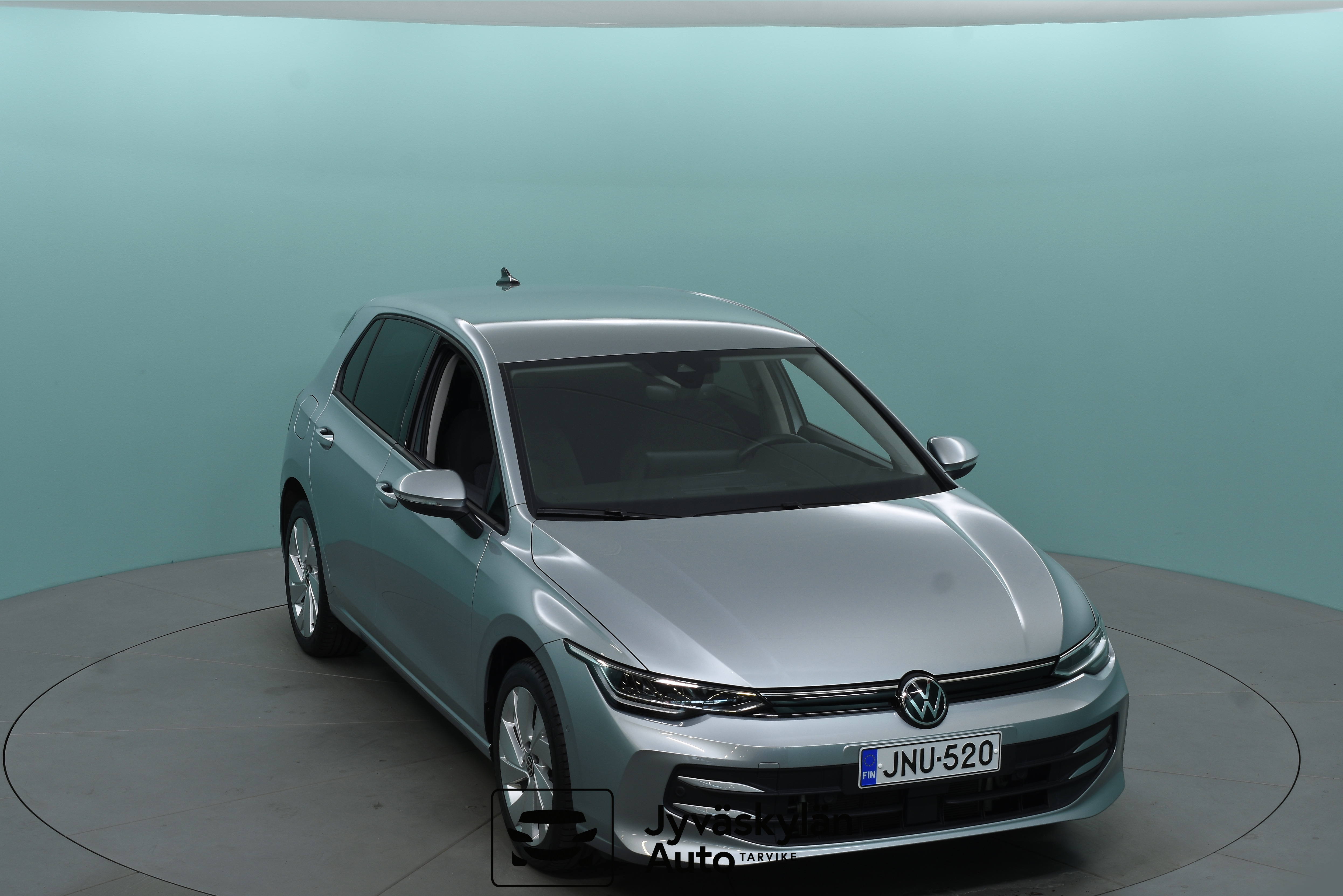 VOLKSWAGEN Golf 2025