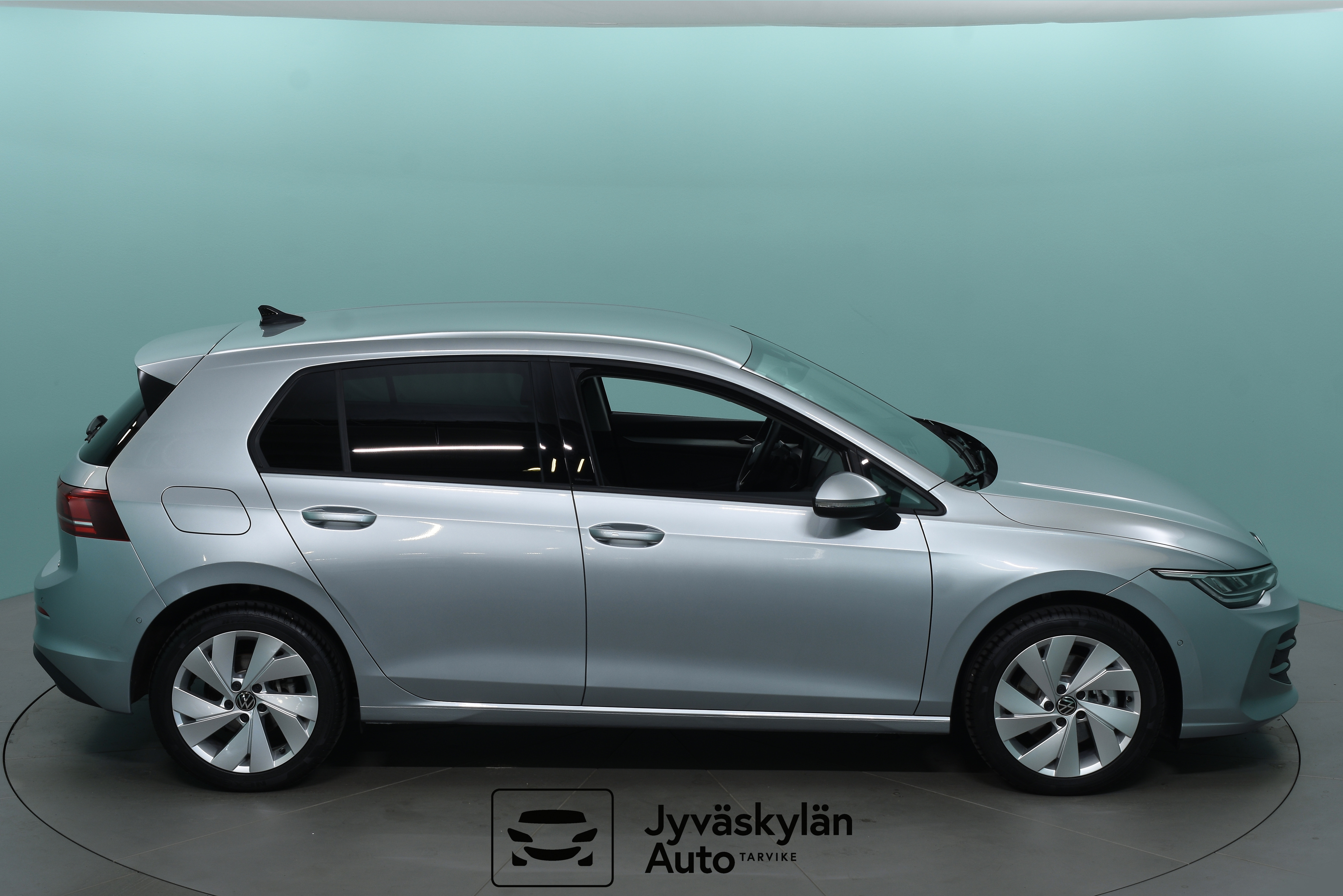 VOLKSWAGEN Golf 2025