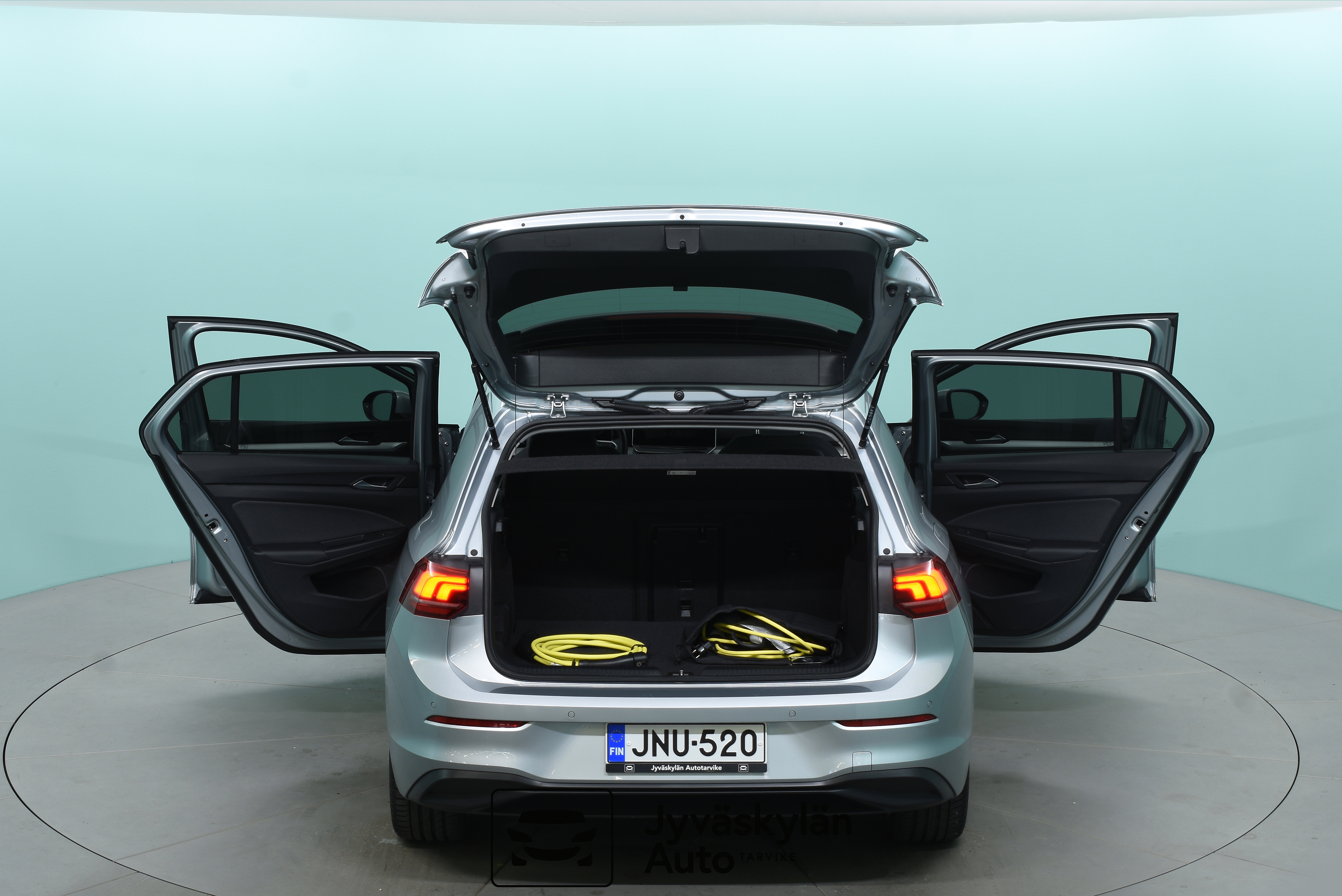 VOLKSWAGEN Golf 2025