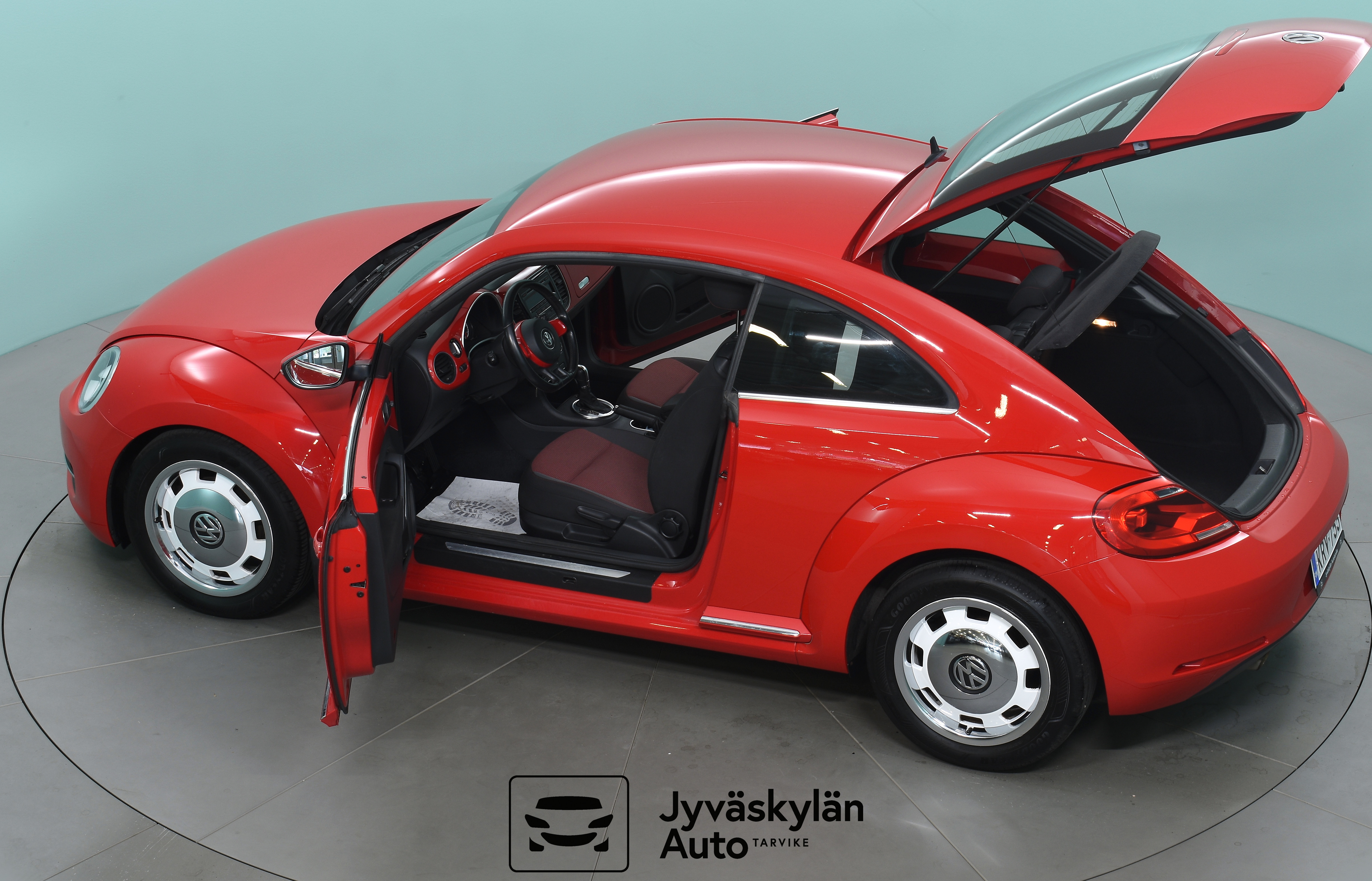 VOLKSWAGEN Beetle 2013