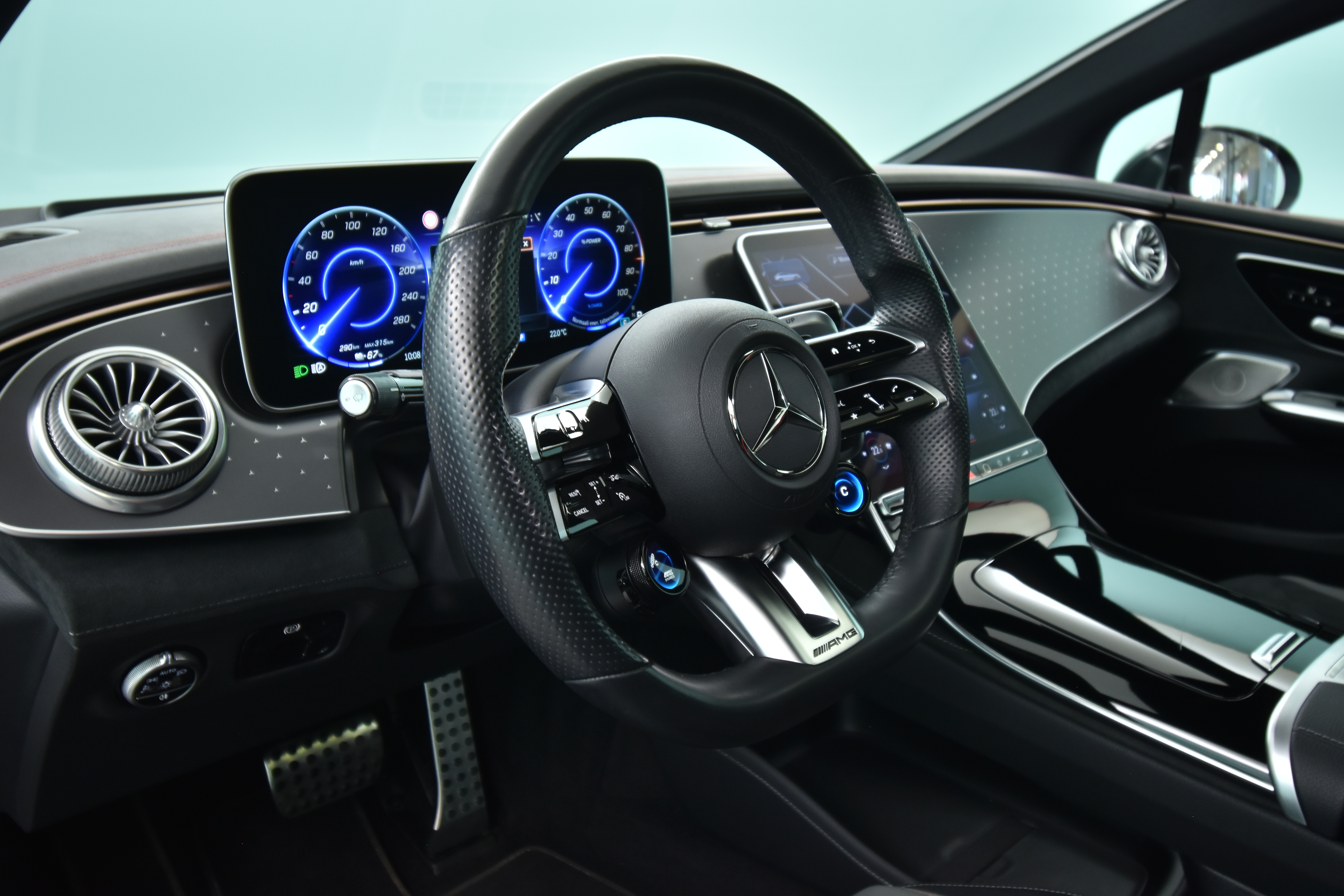 MERCEDES-BENZ EQE 2022