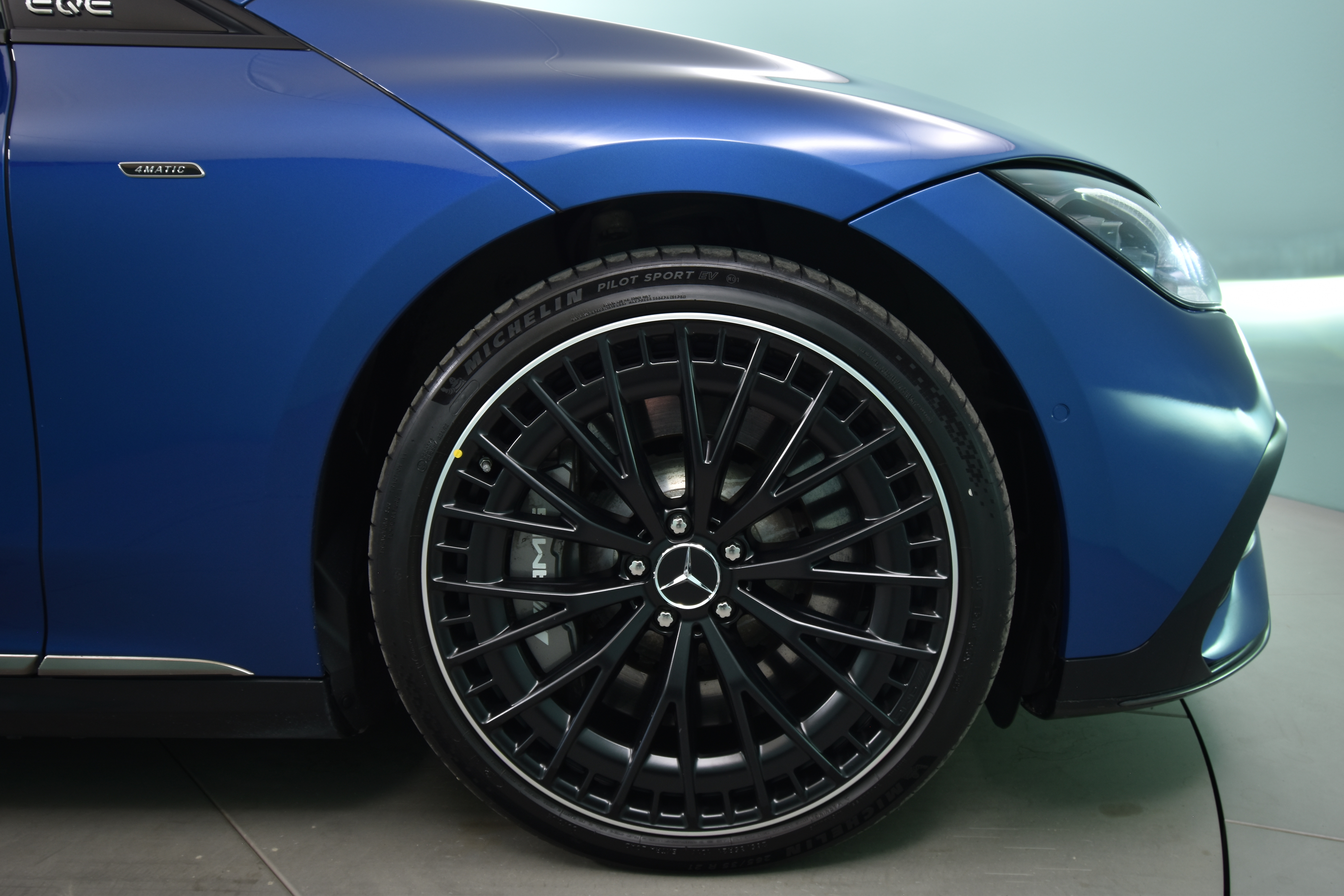 MERCEDES-BENZ EQE 2022