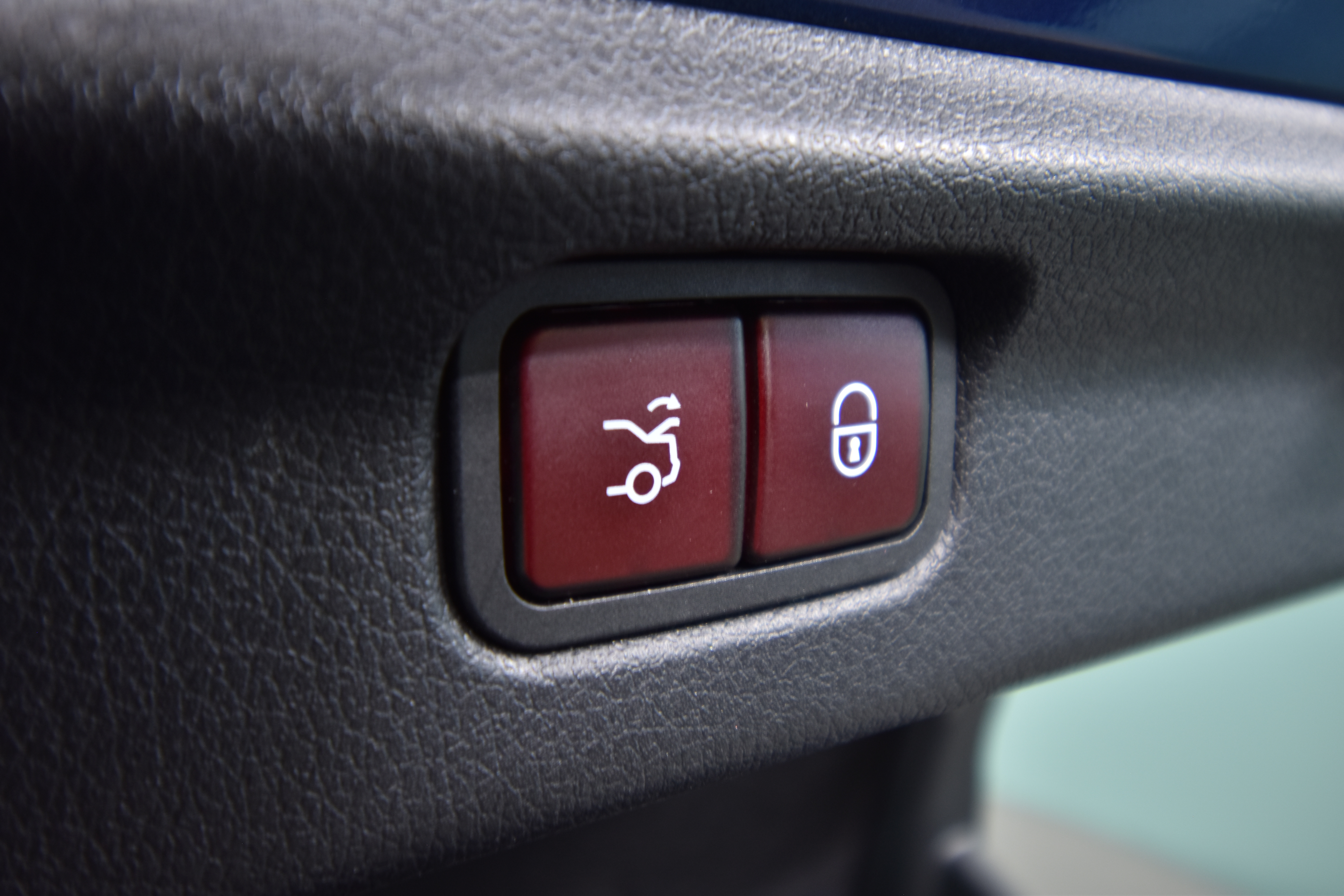 MERCEDES-BENZ EQE 2022