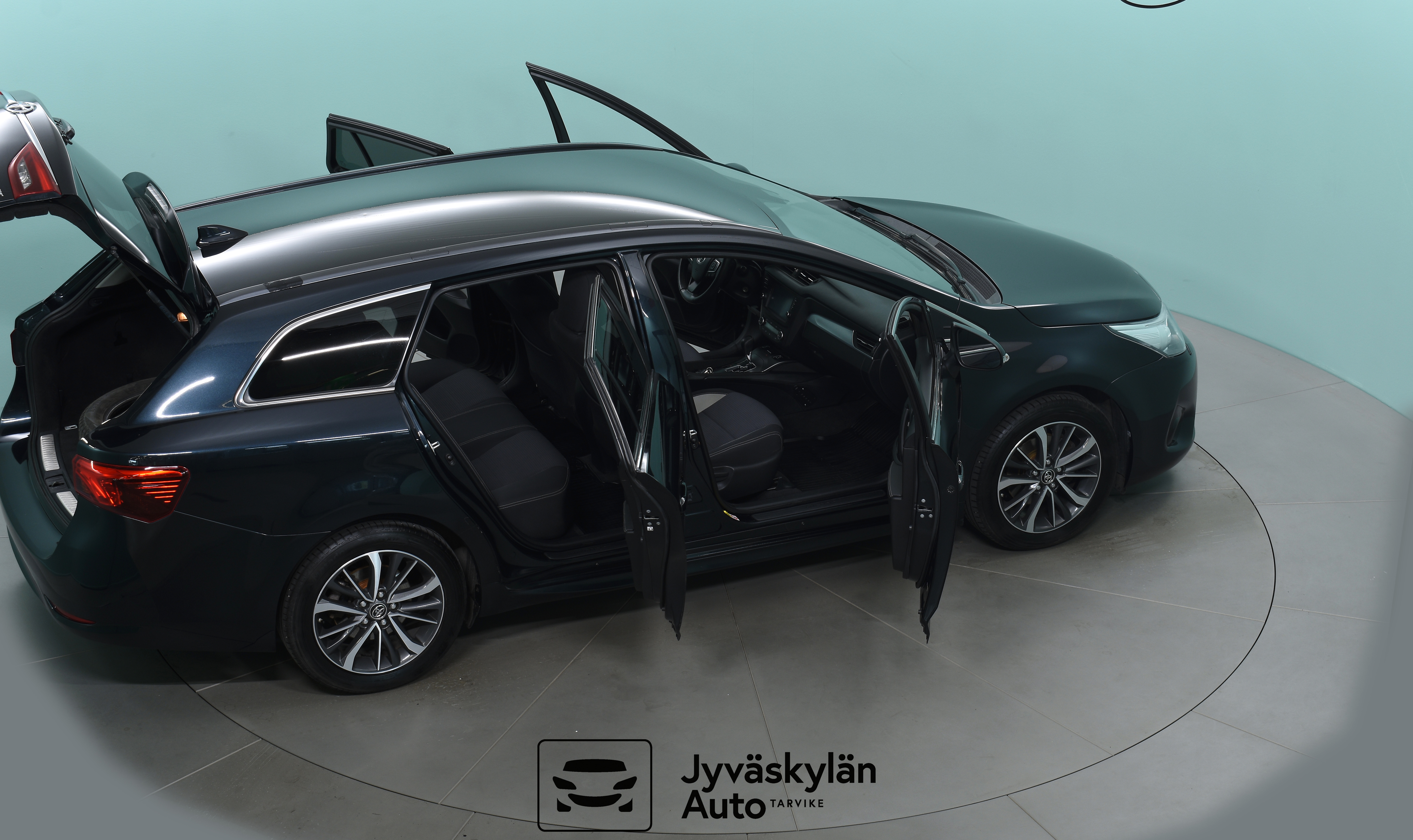 TOYOTA Avensis 2016