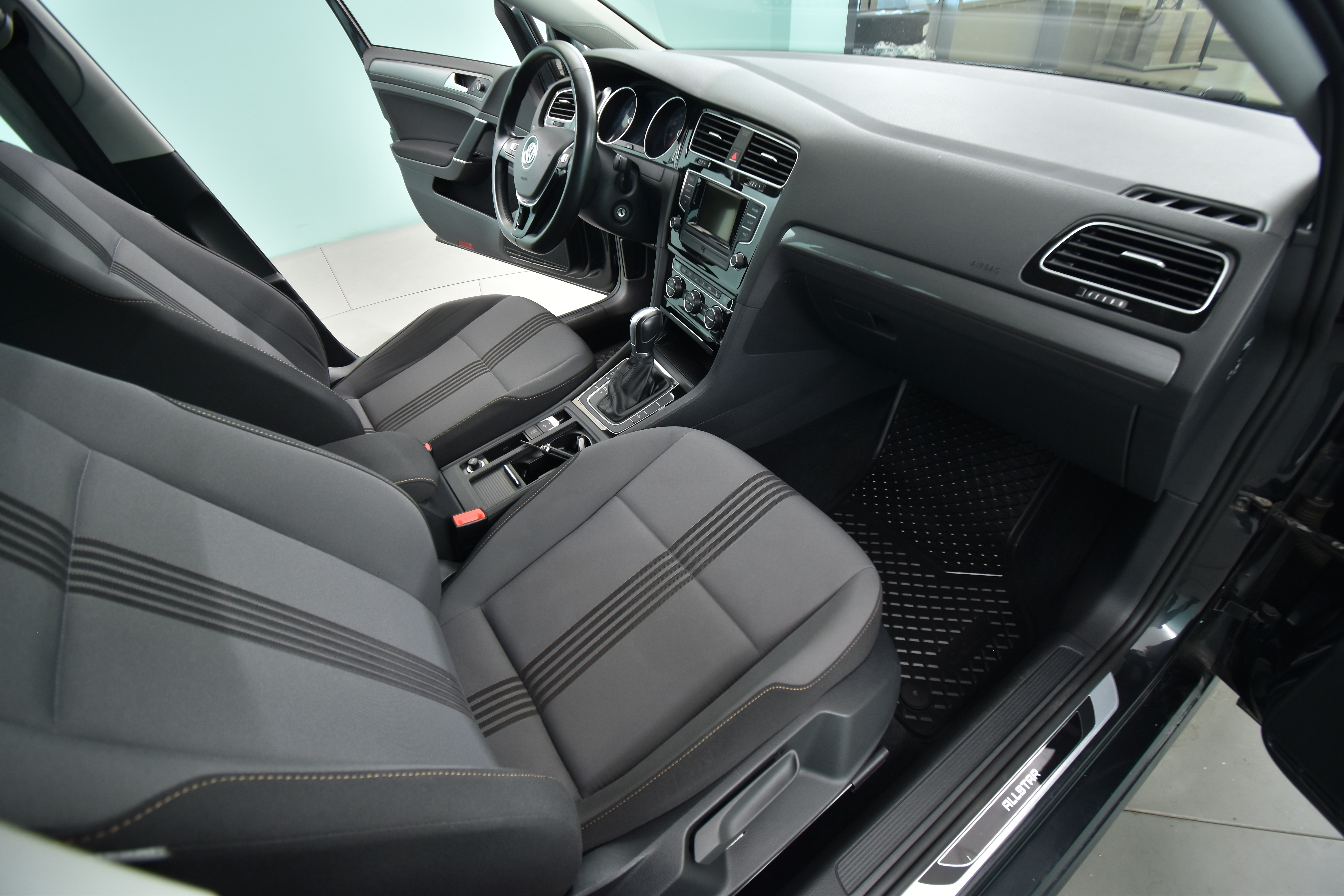 VOLKSWAGEN Golf 2017