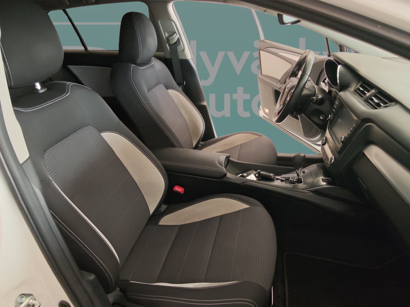 TOYOTA Avensis 2018