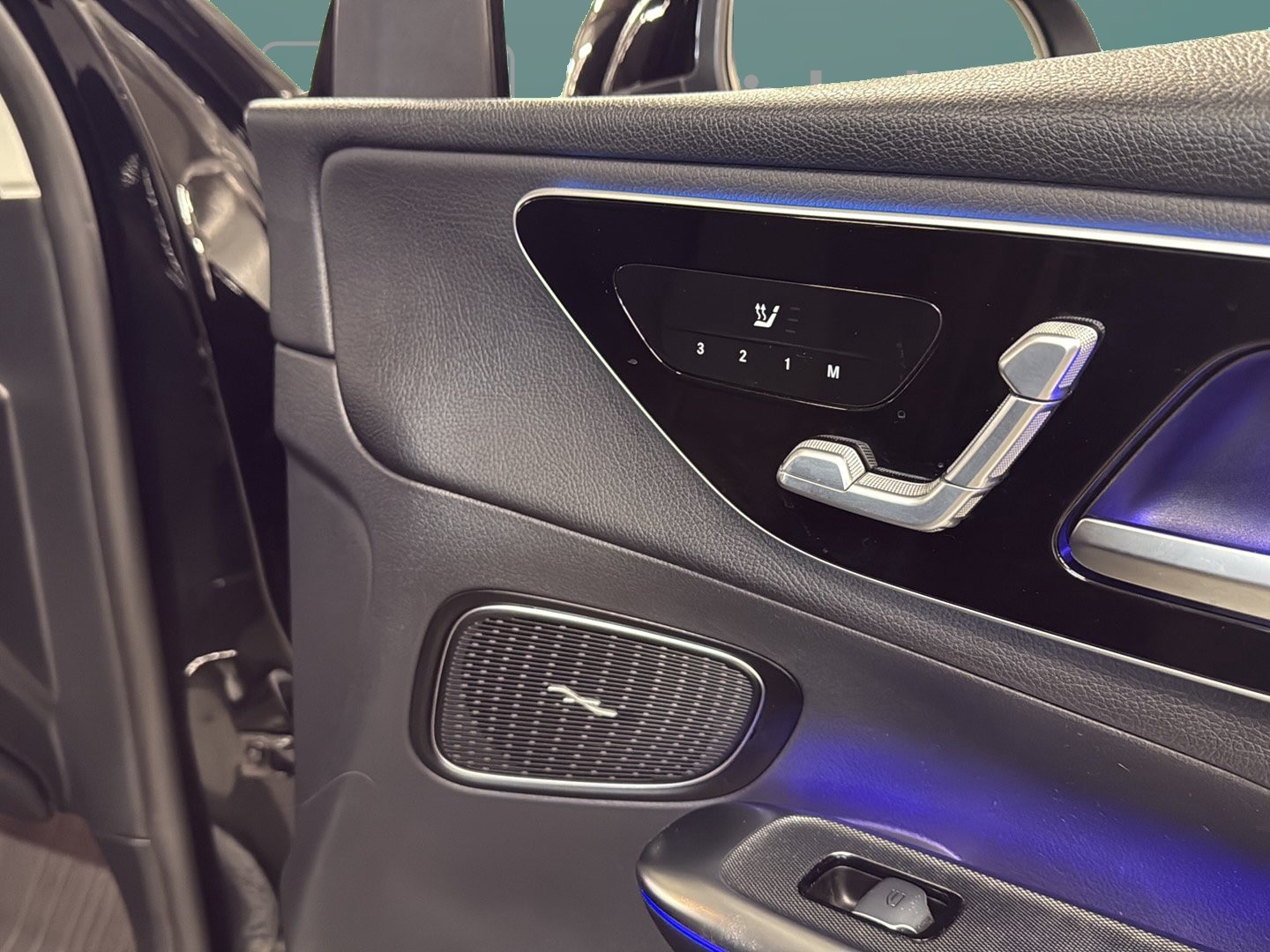 MERCEDES-BENZ GLC 2023