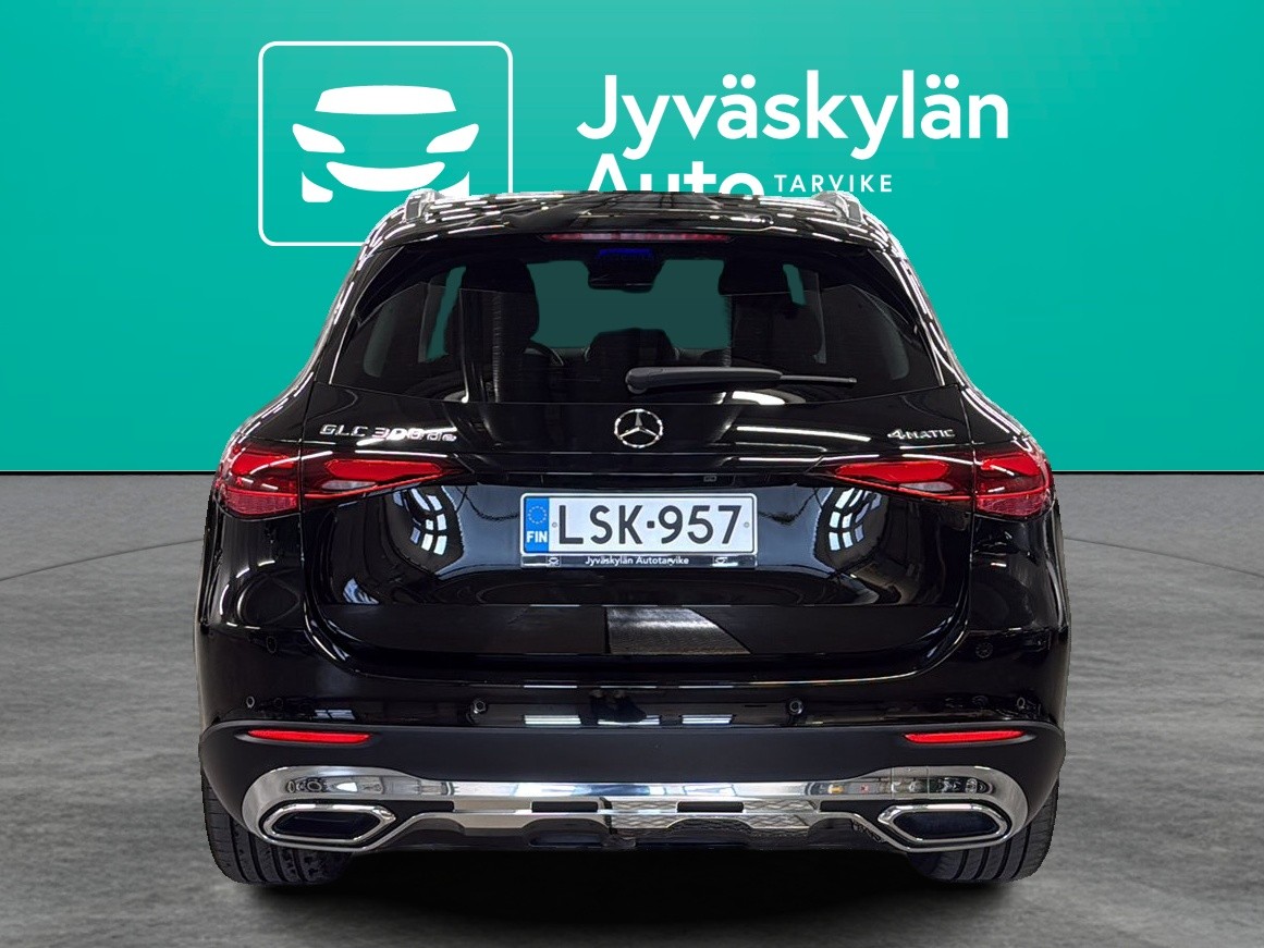 MERCEDES-BENZ GLC 2023