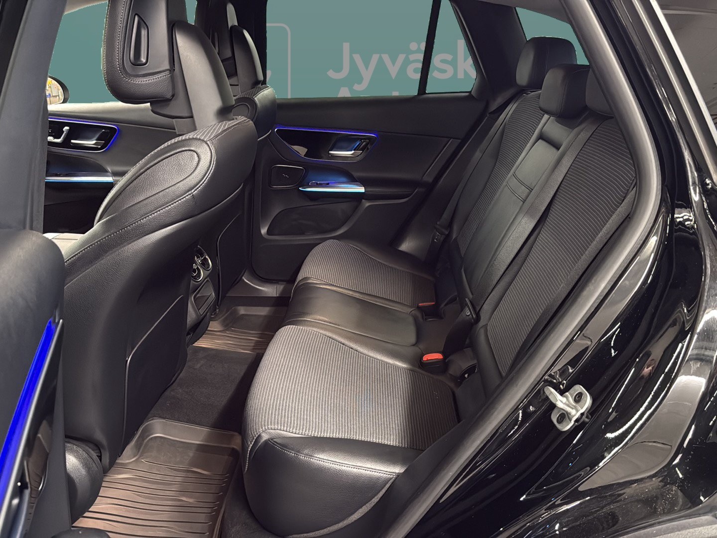MERCEDES-BENZ GLC 2023