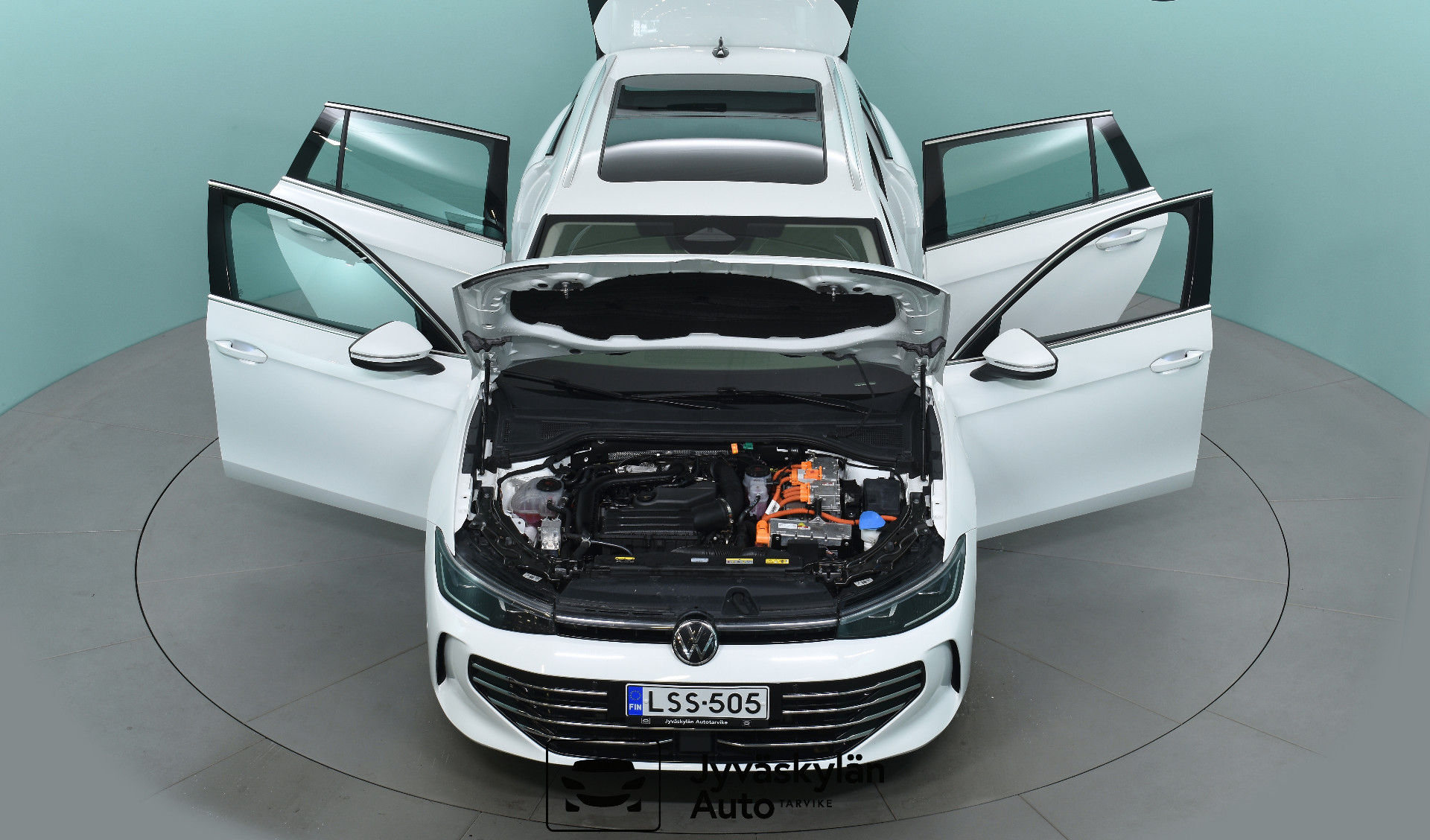 VOLKSWAGEN Passat 2024