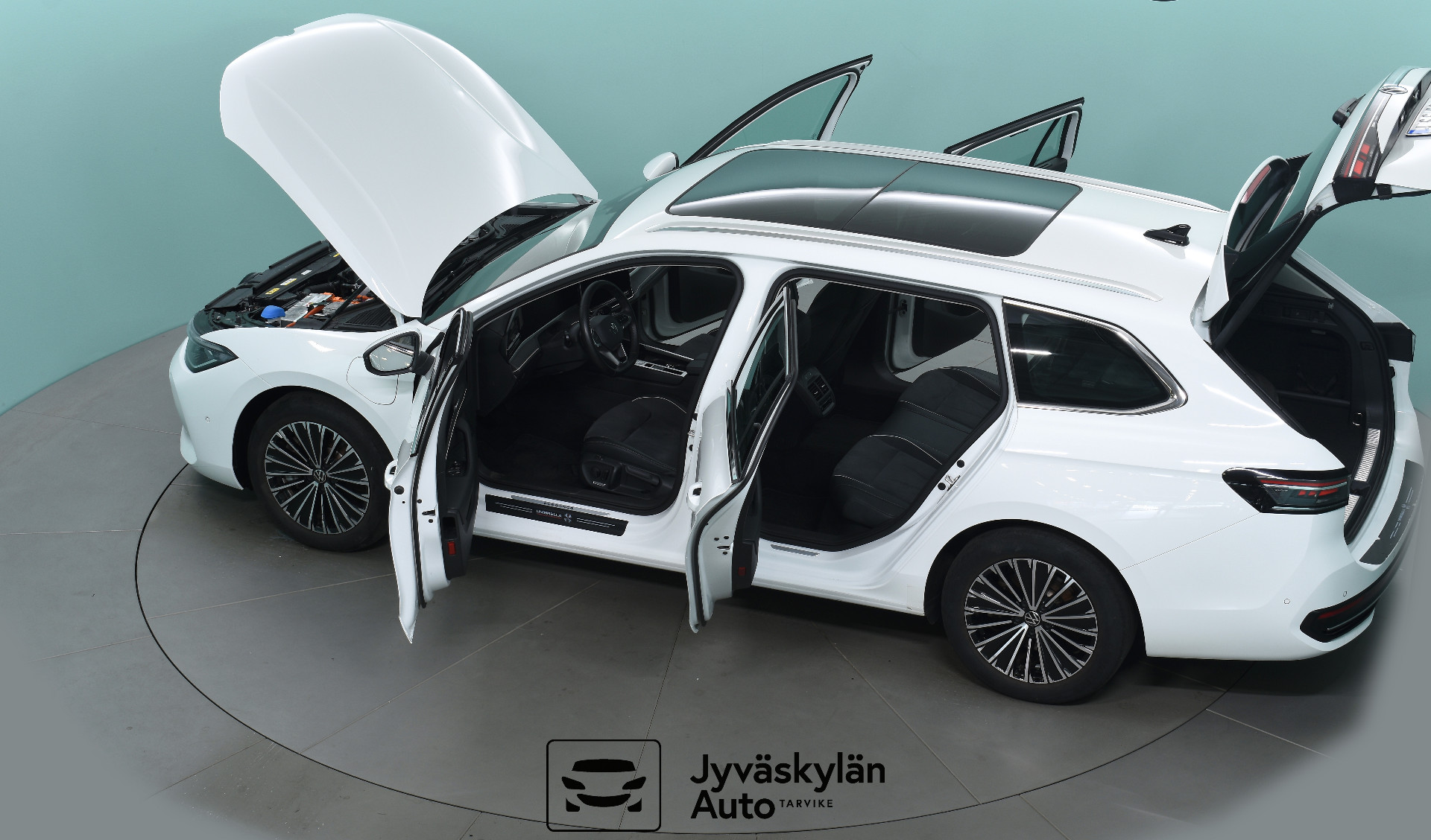 VOLKSWAGEN Passat 2024