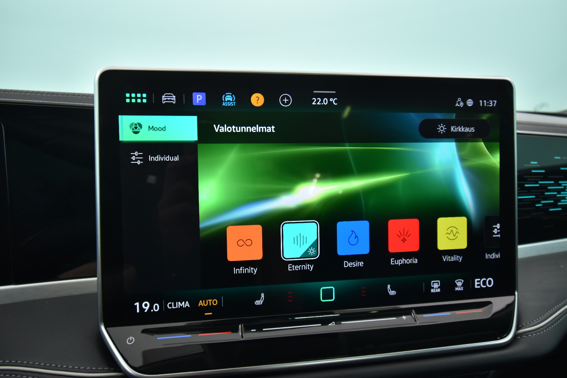 VOLKSWAGEN Passat 2024
