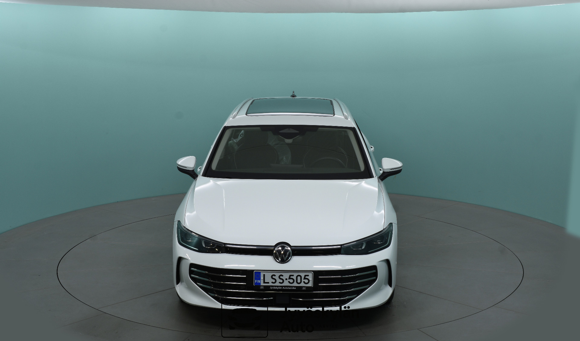 VOLKSWAGEN Passat 2024