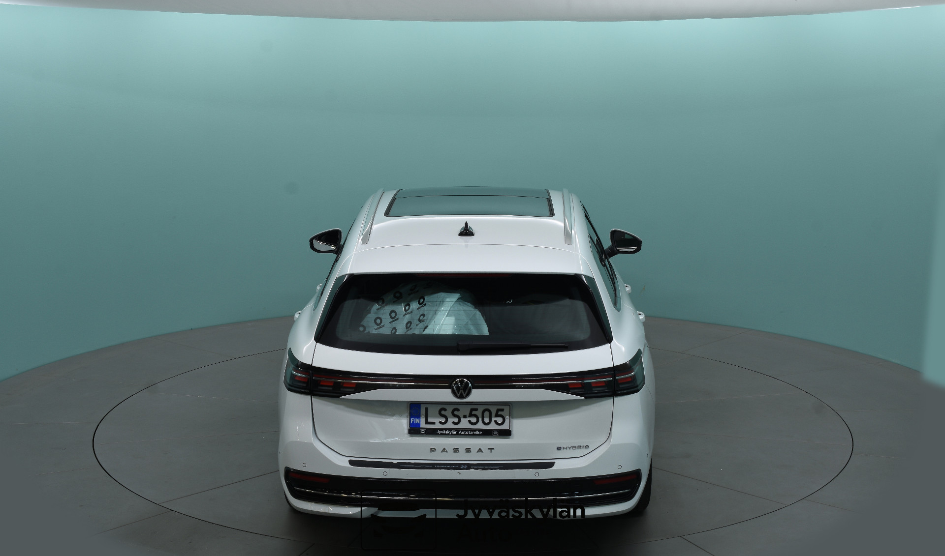 VOLKSWAGEN Passat 2024