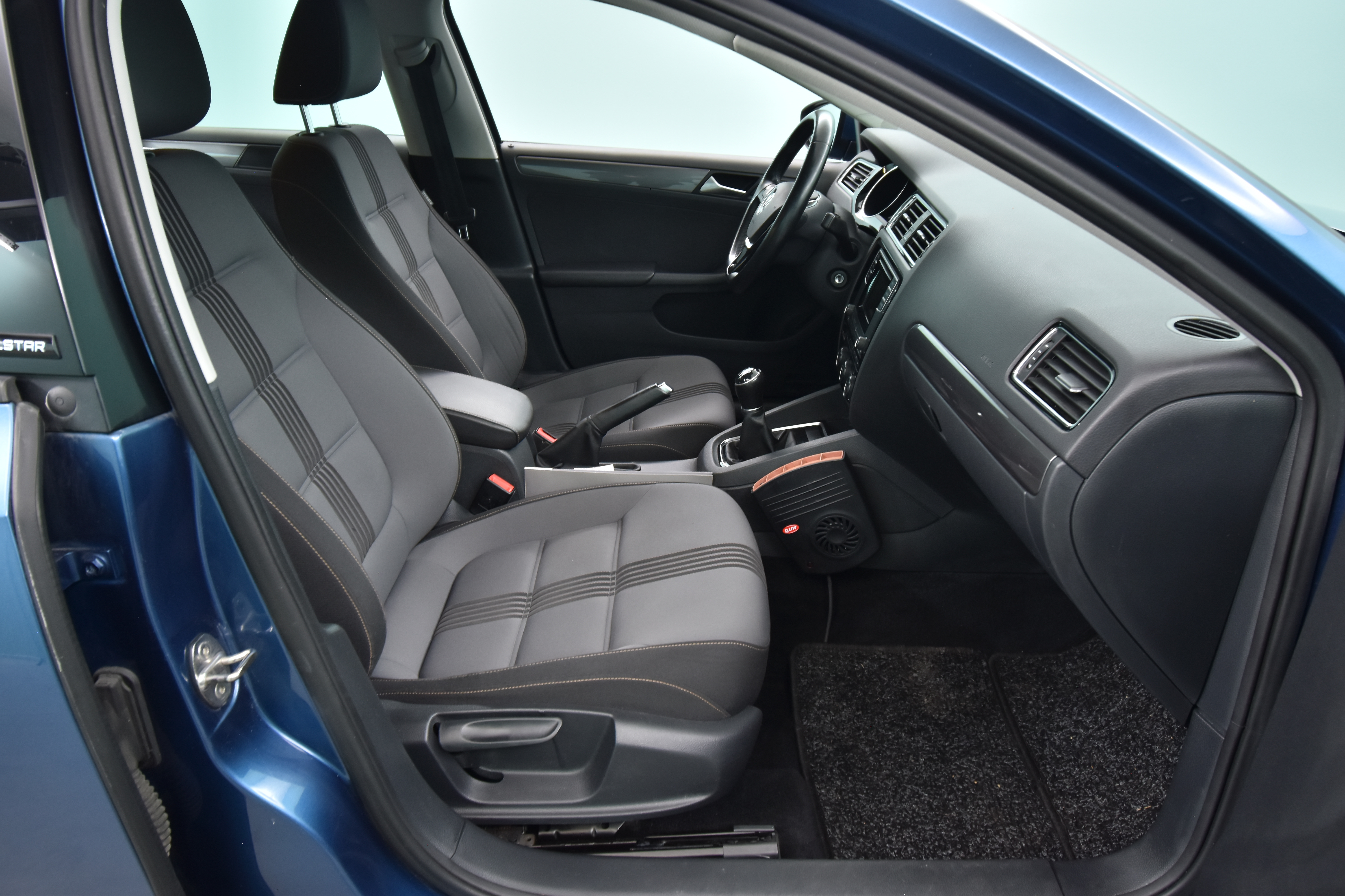 VOLKSWAGEN Jetta 2016