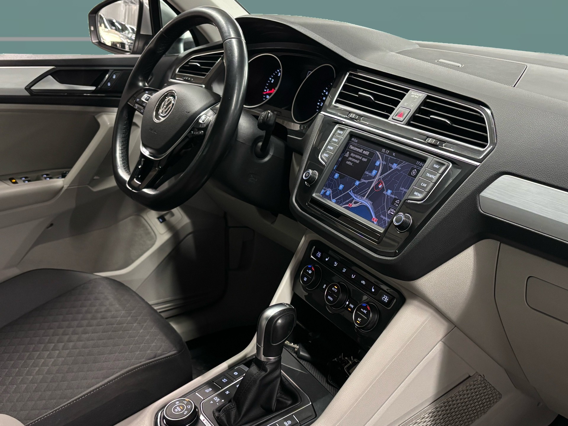 VOLKSWAGEN Tiguan 2017