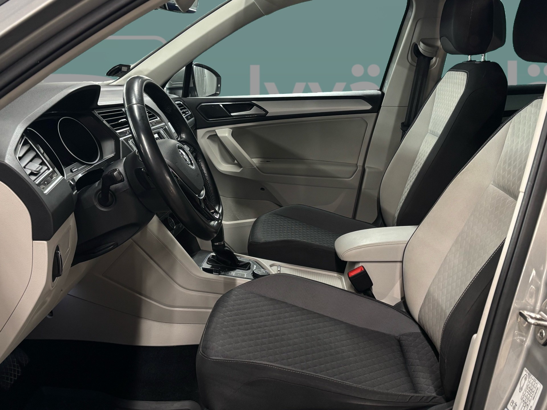 VOLKSWAGEN Tiguan 2017