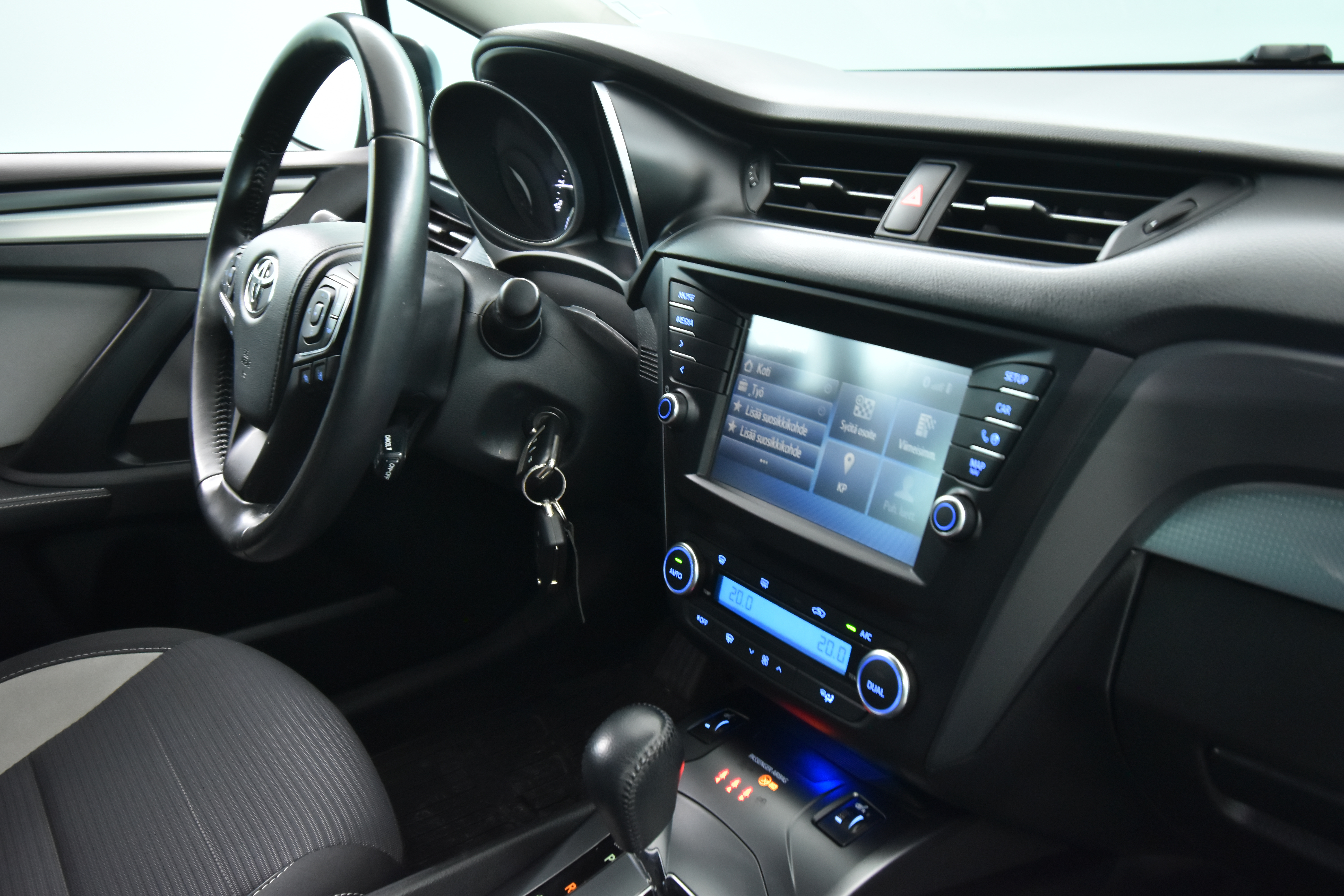 TOYOTA Avensis 2018