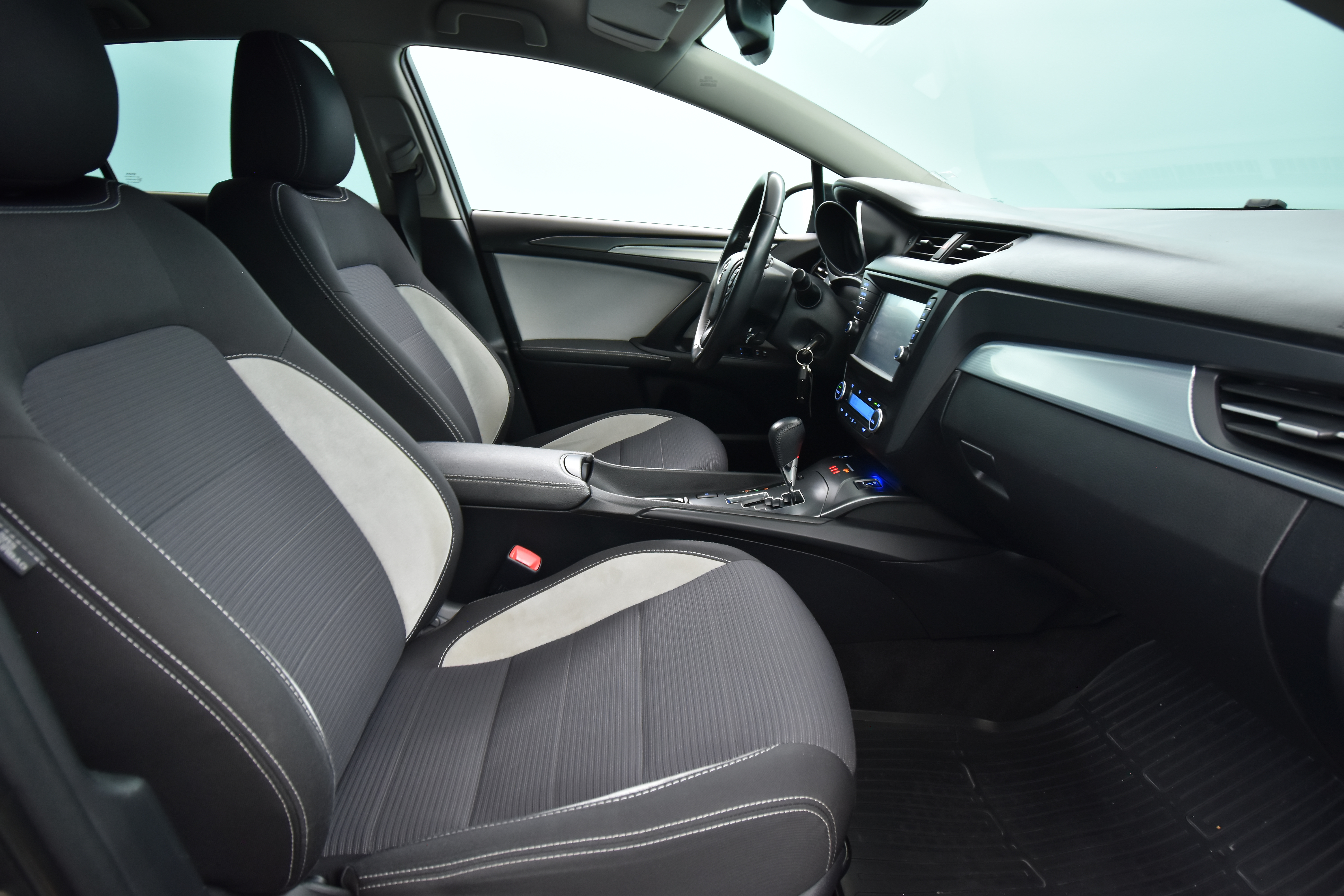 TOYOTA Avensis 2018