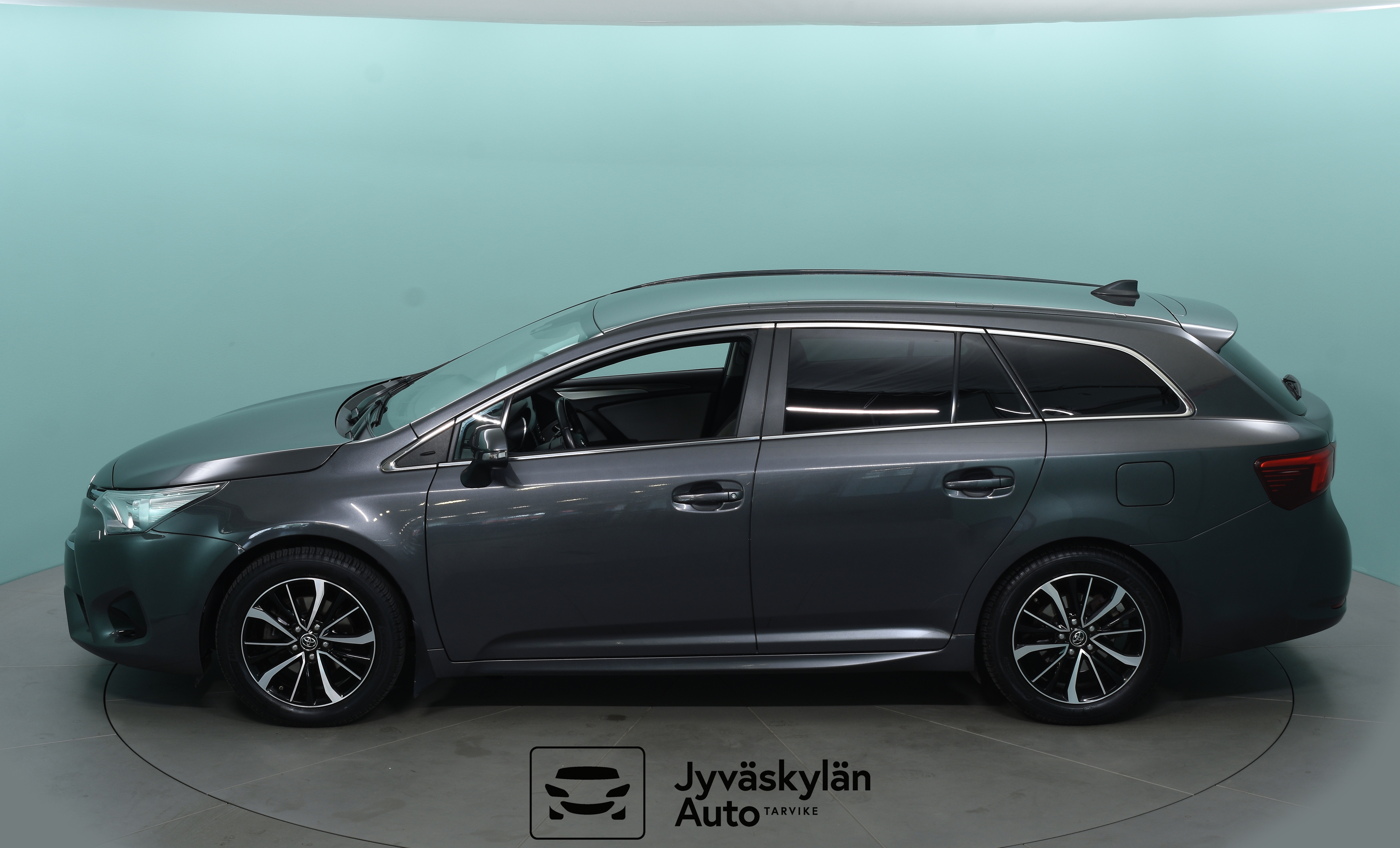 TOYOTA Avensis 2018