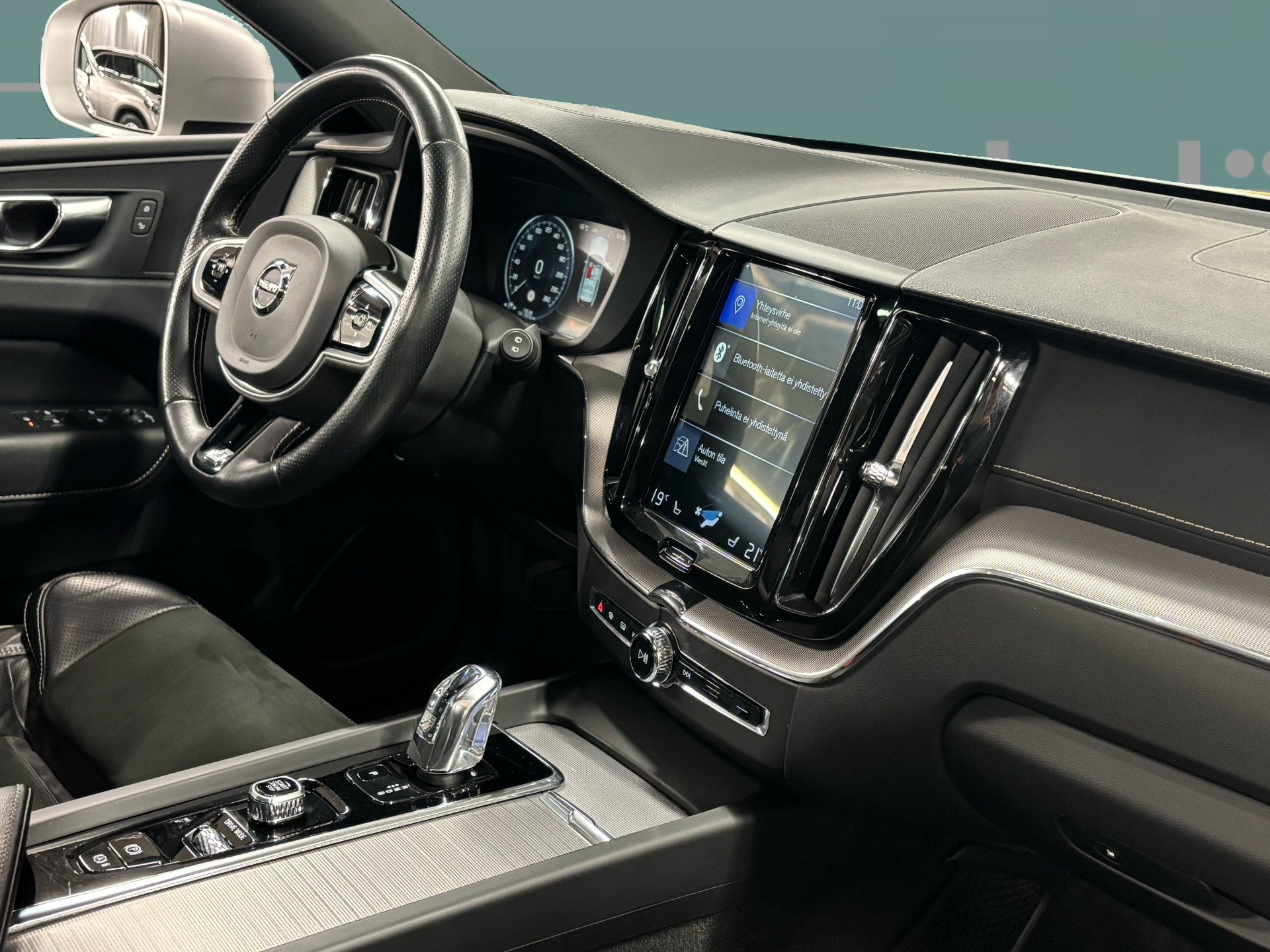 VOLVO XC60 2019