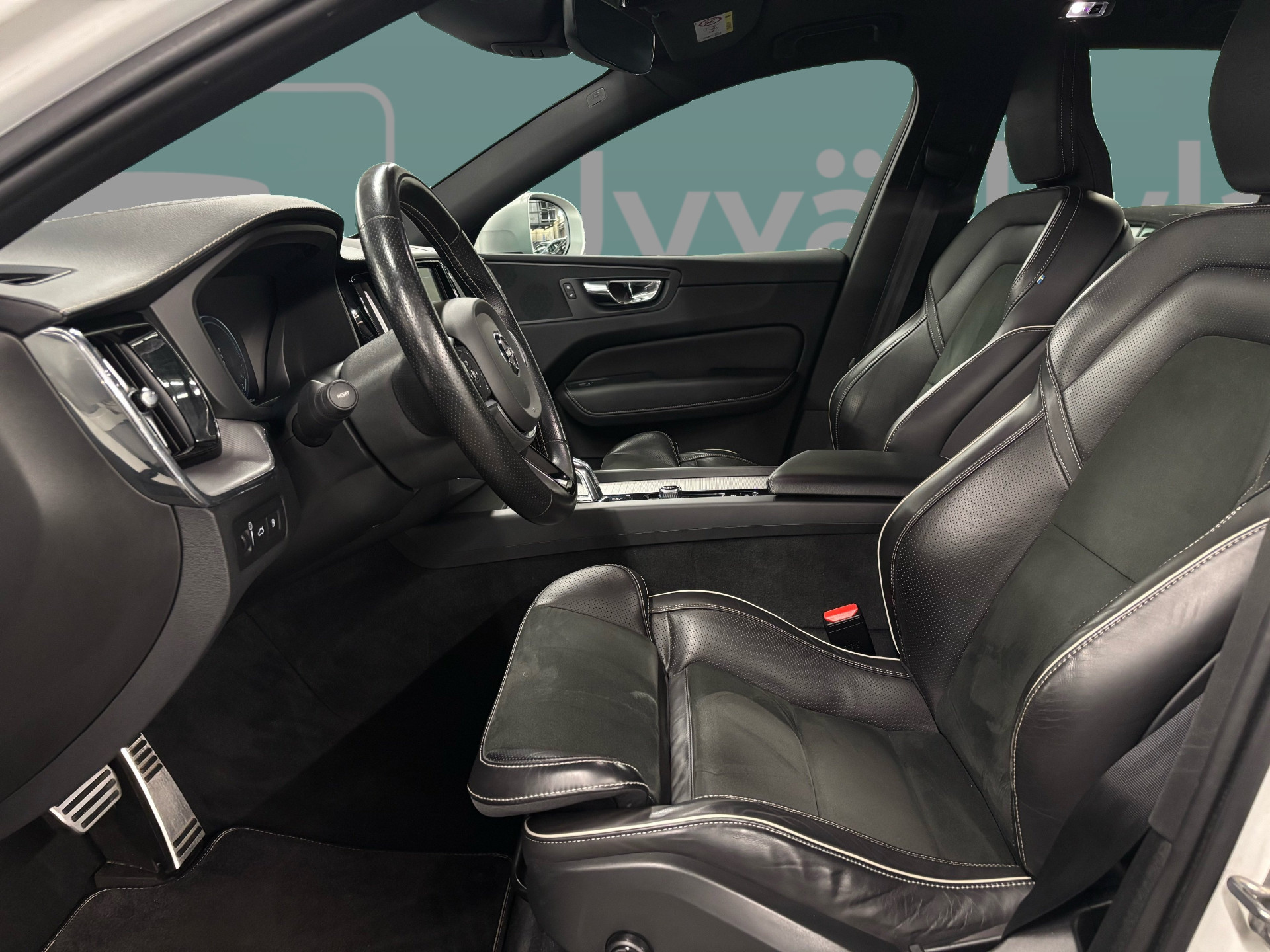 VOLVO XC60 2019