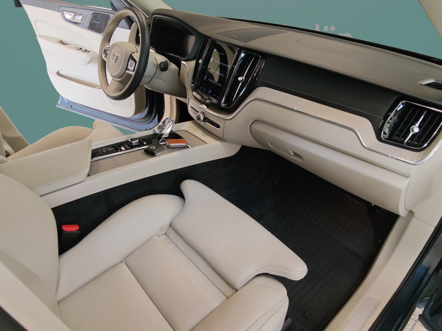 VOLVO XC60 2021
