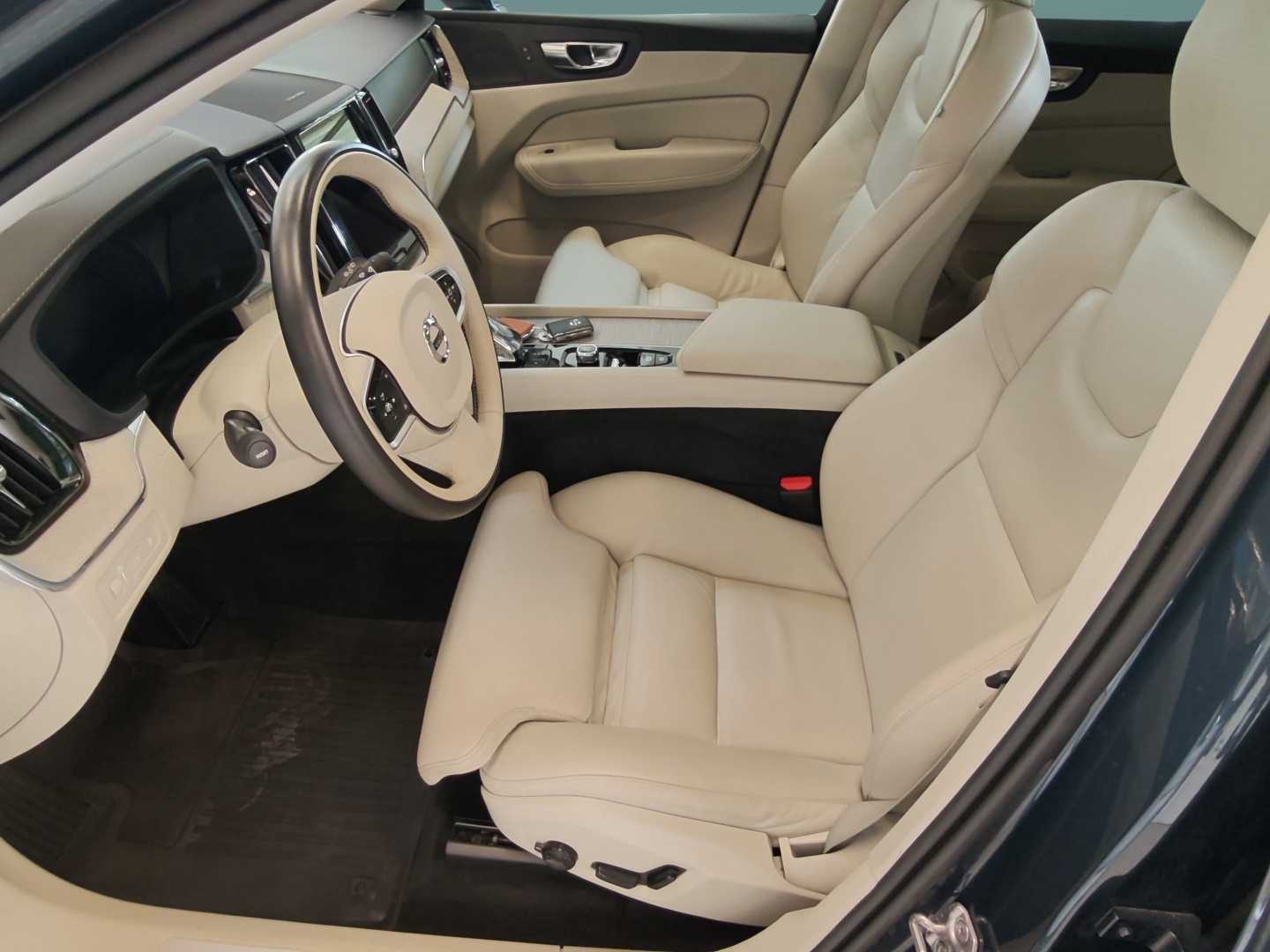 VOLVO XC60 2021