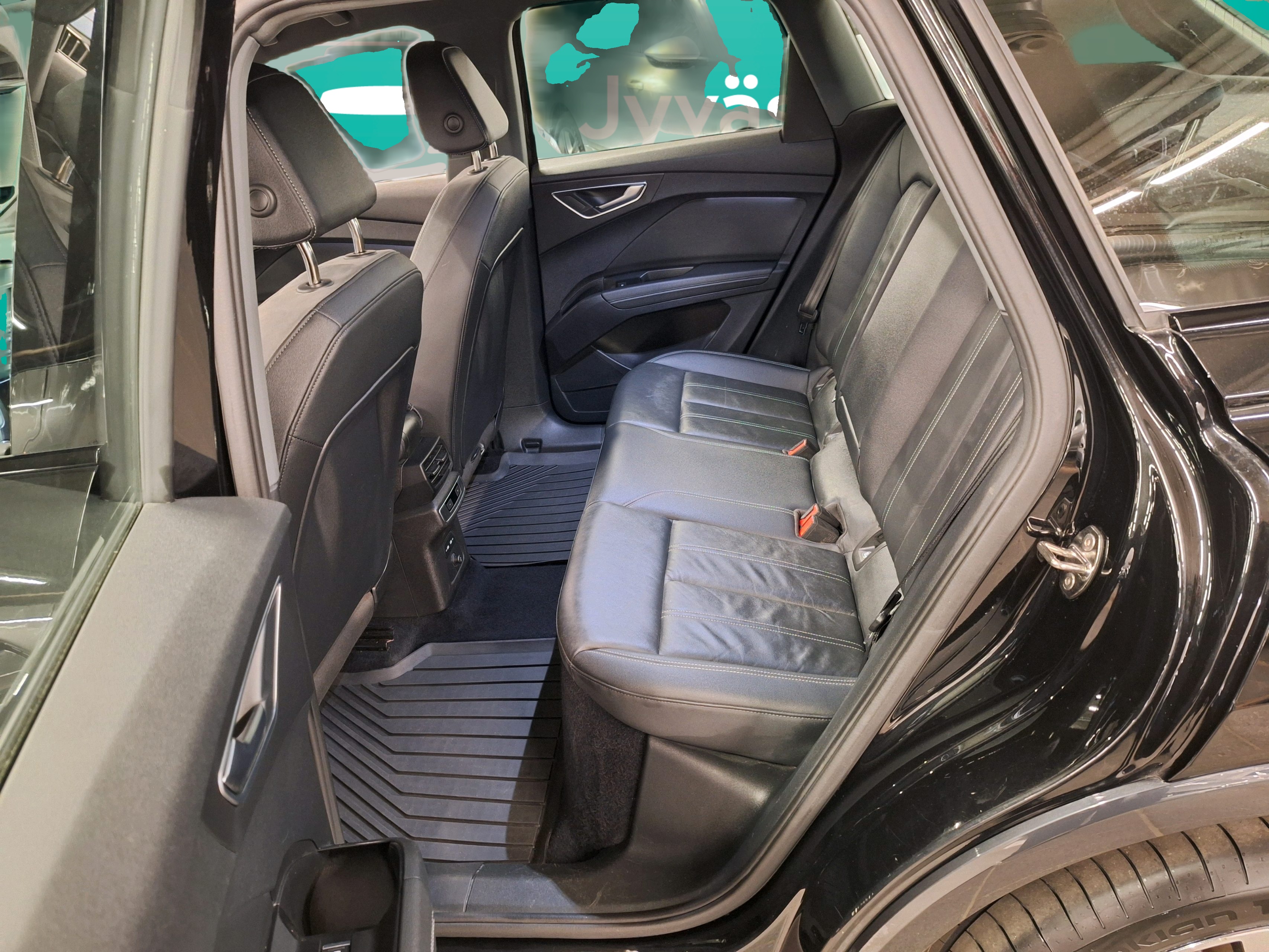 AUDI Q4 e-tron 2022