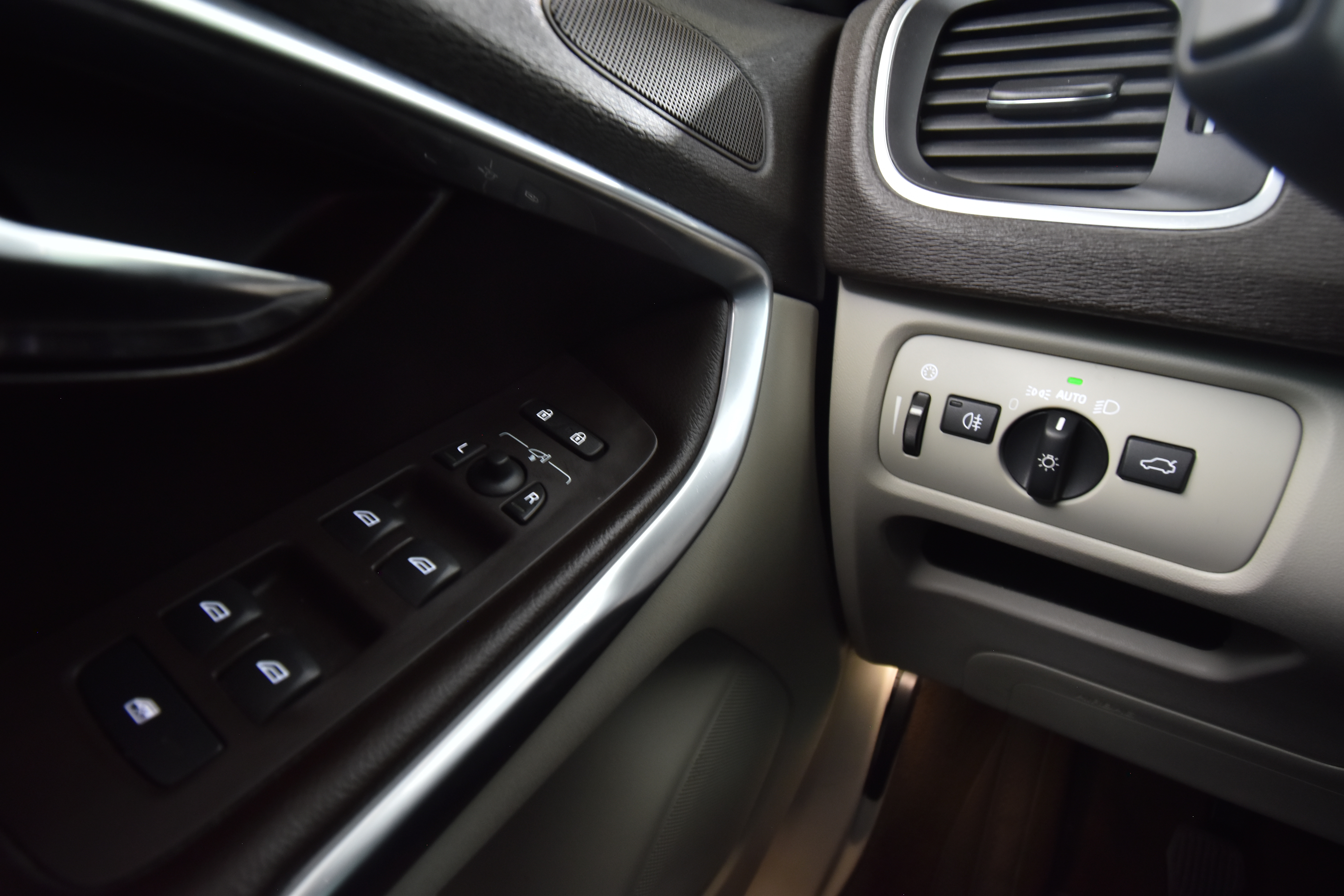 VOLVO V40 Cross Country 2015