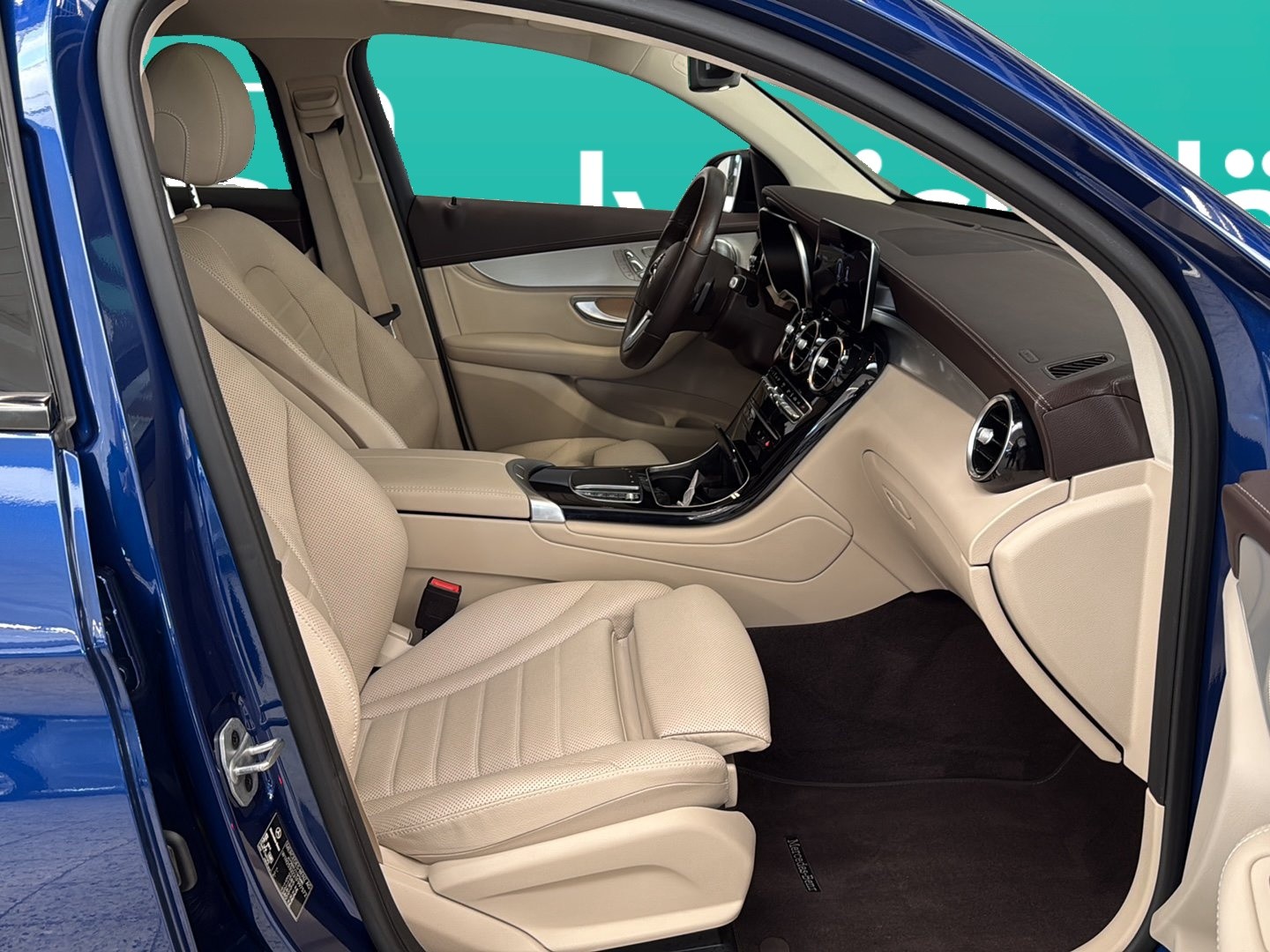 MERCEDES-BENZ GLC 2022