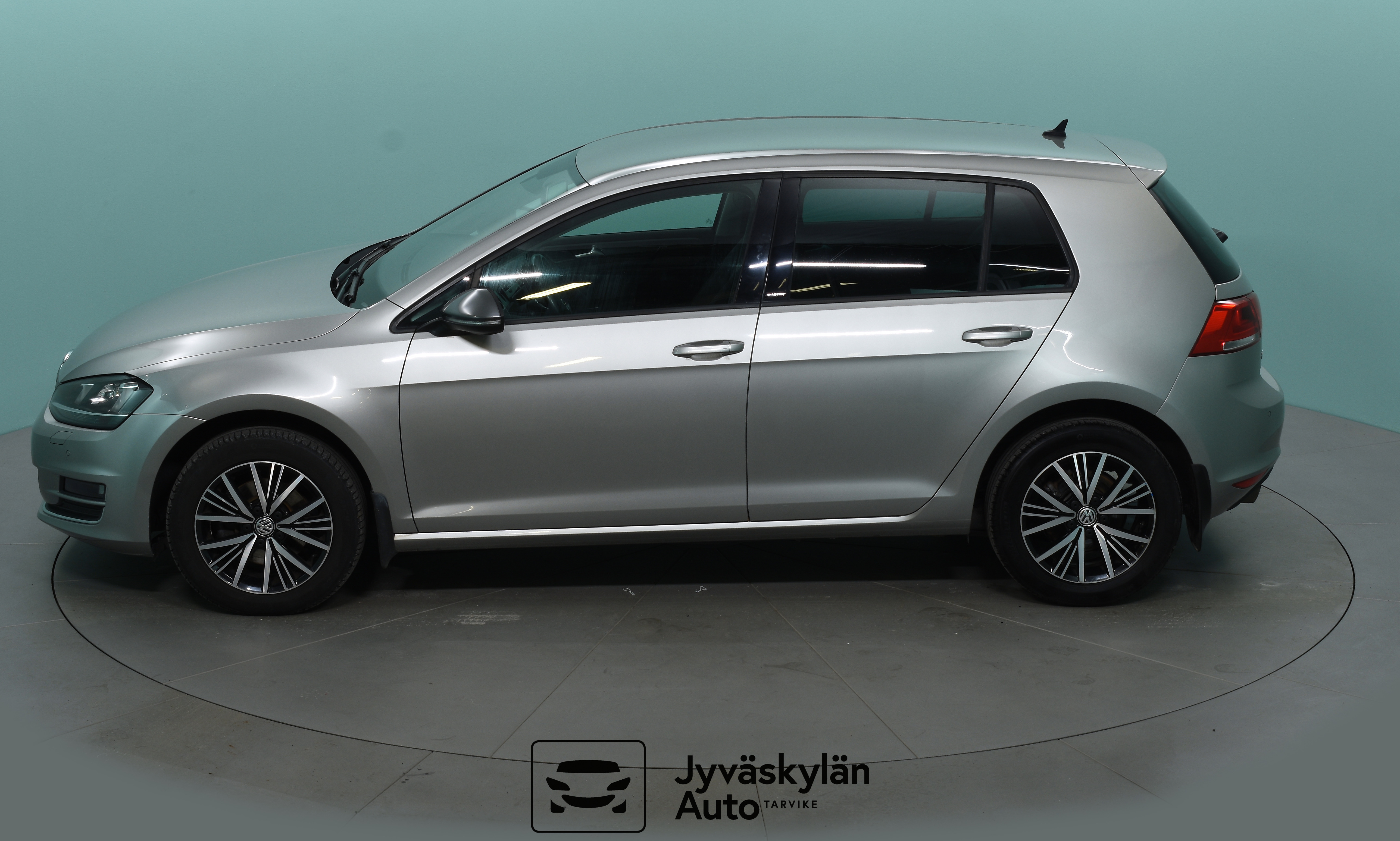 VOLKSWAGEN Golf 2016