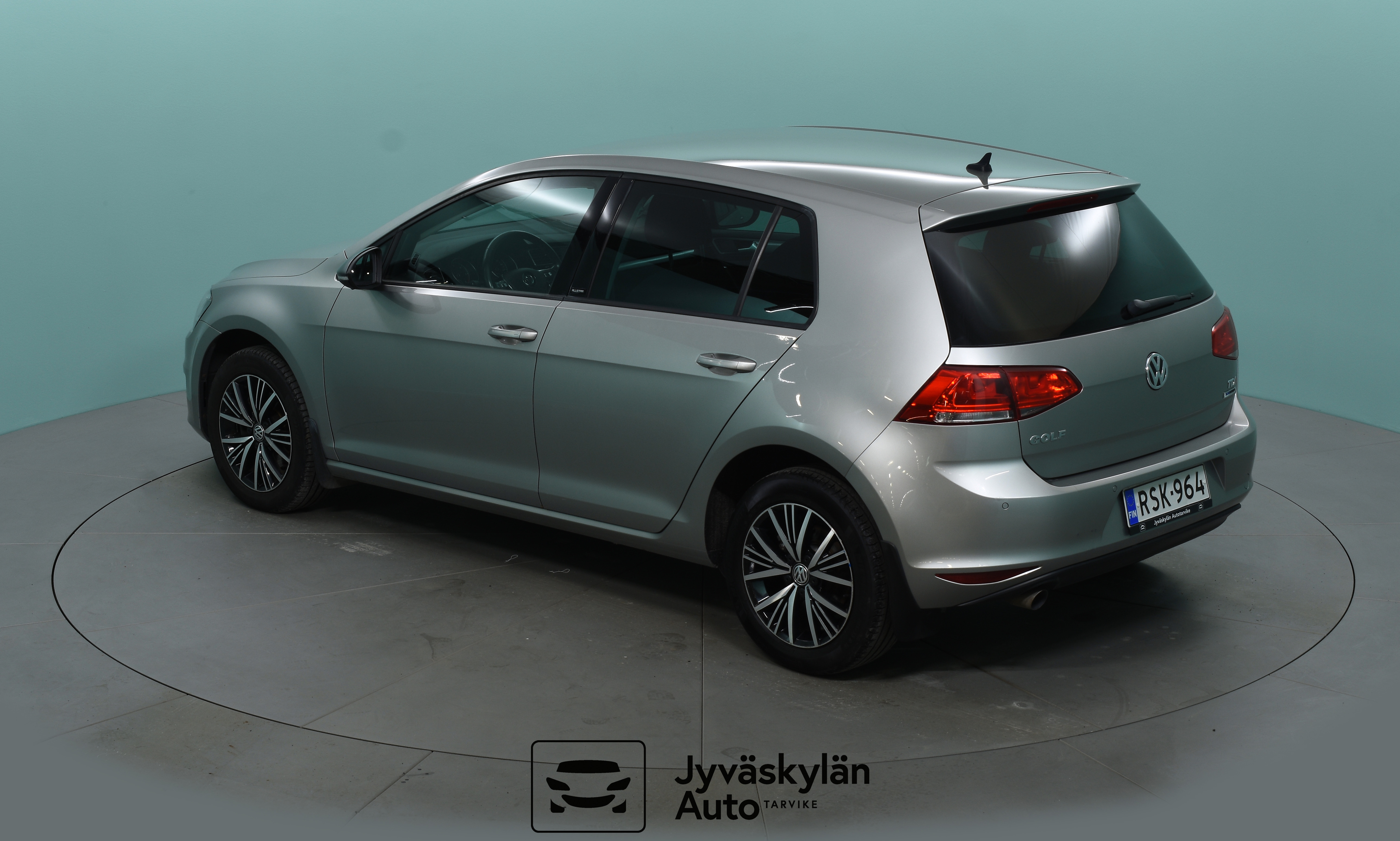 VOLKSWAGEN Golf 2016
