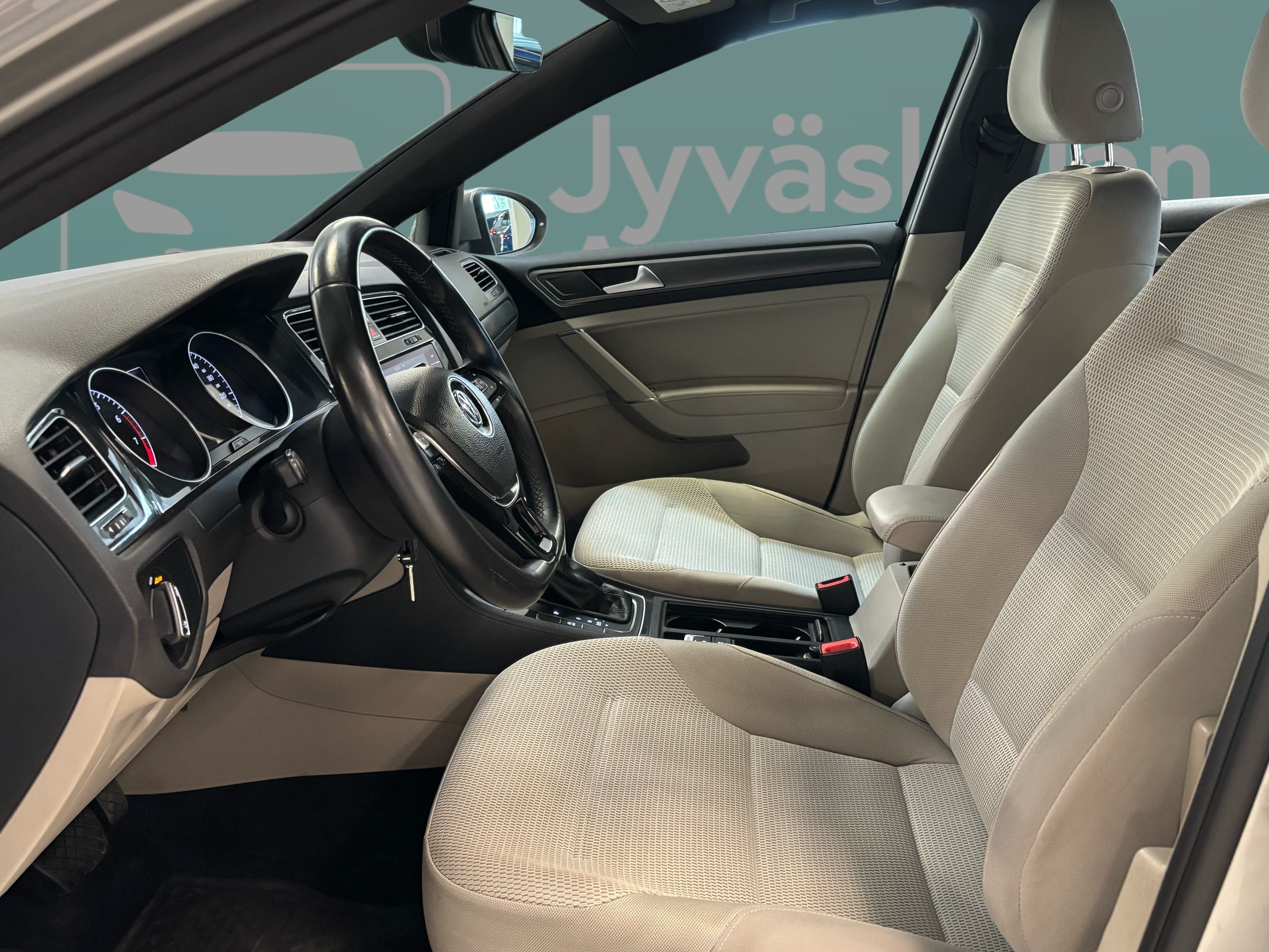 VOLKSWAGEN Golf 2017