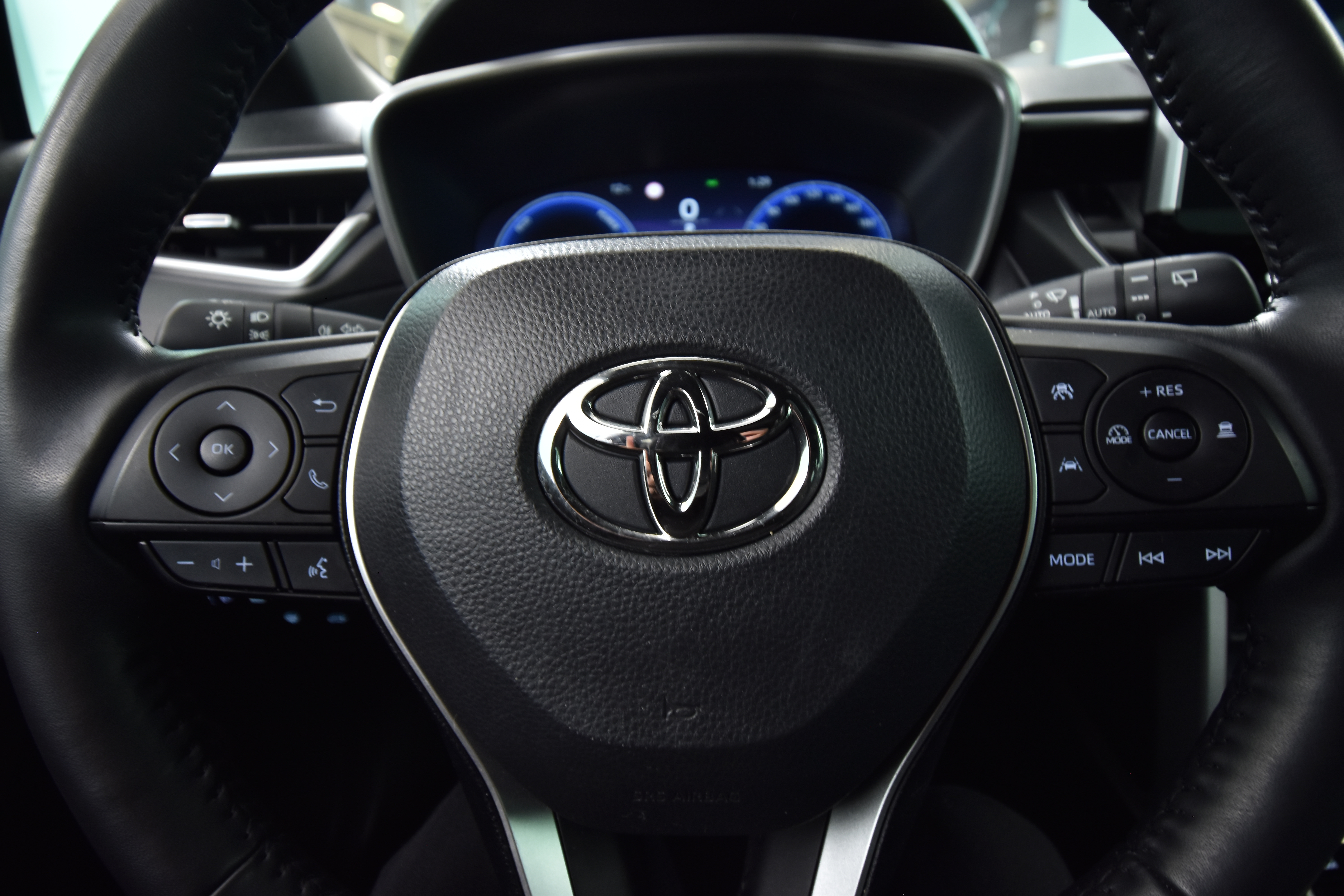 TOYOTA Corolla Cross 2023