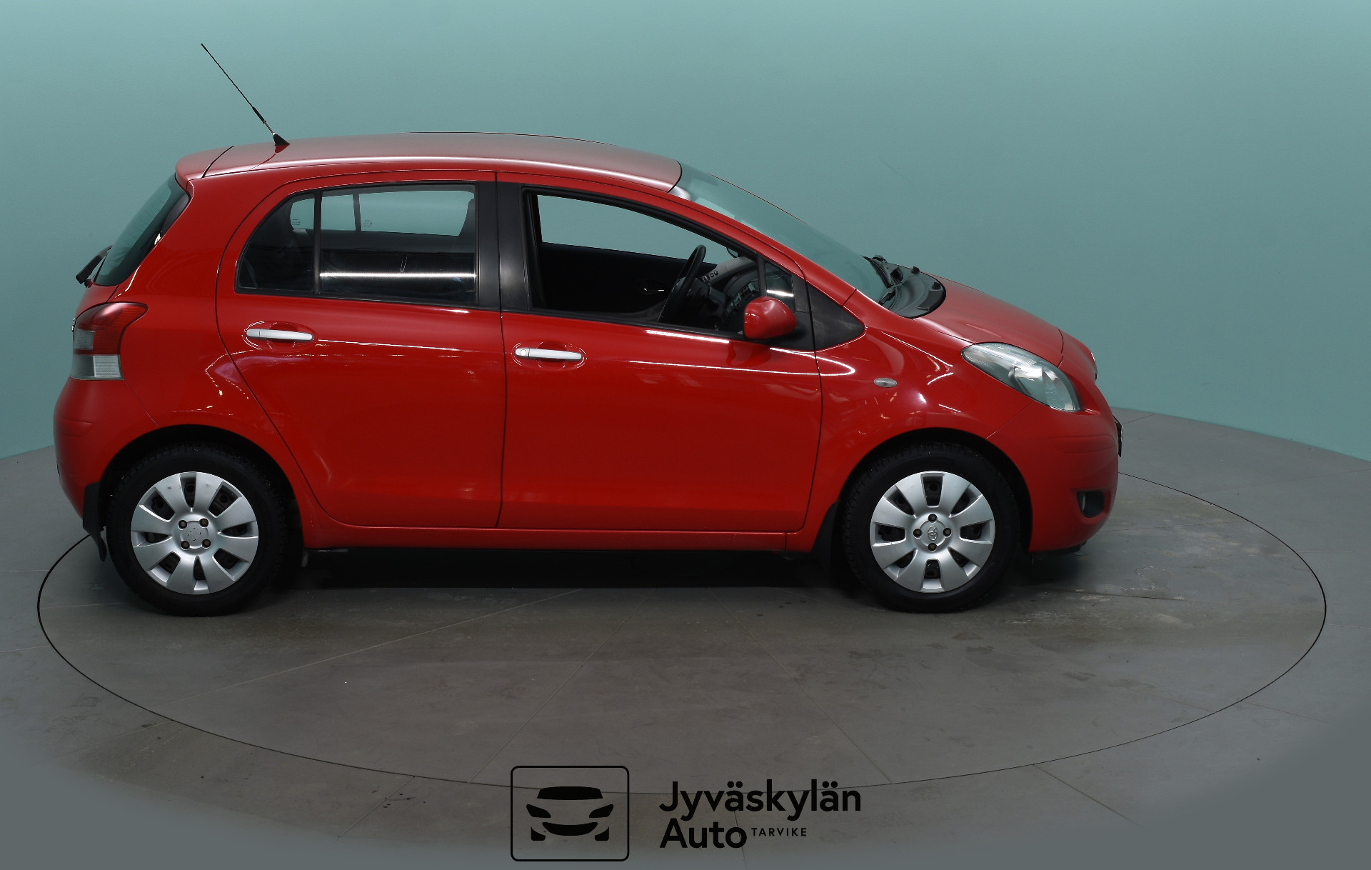 TOYOTA Yaris 2010