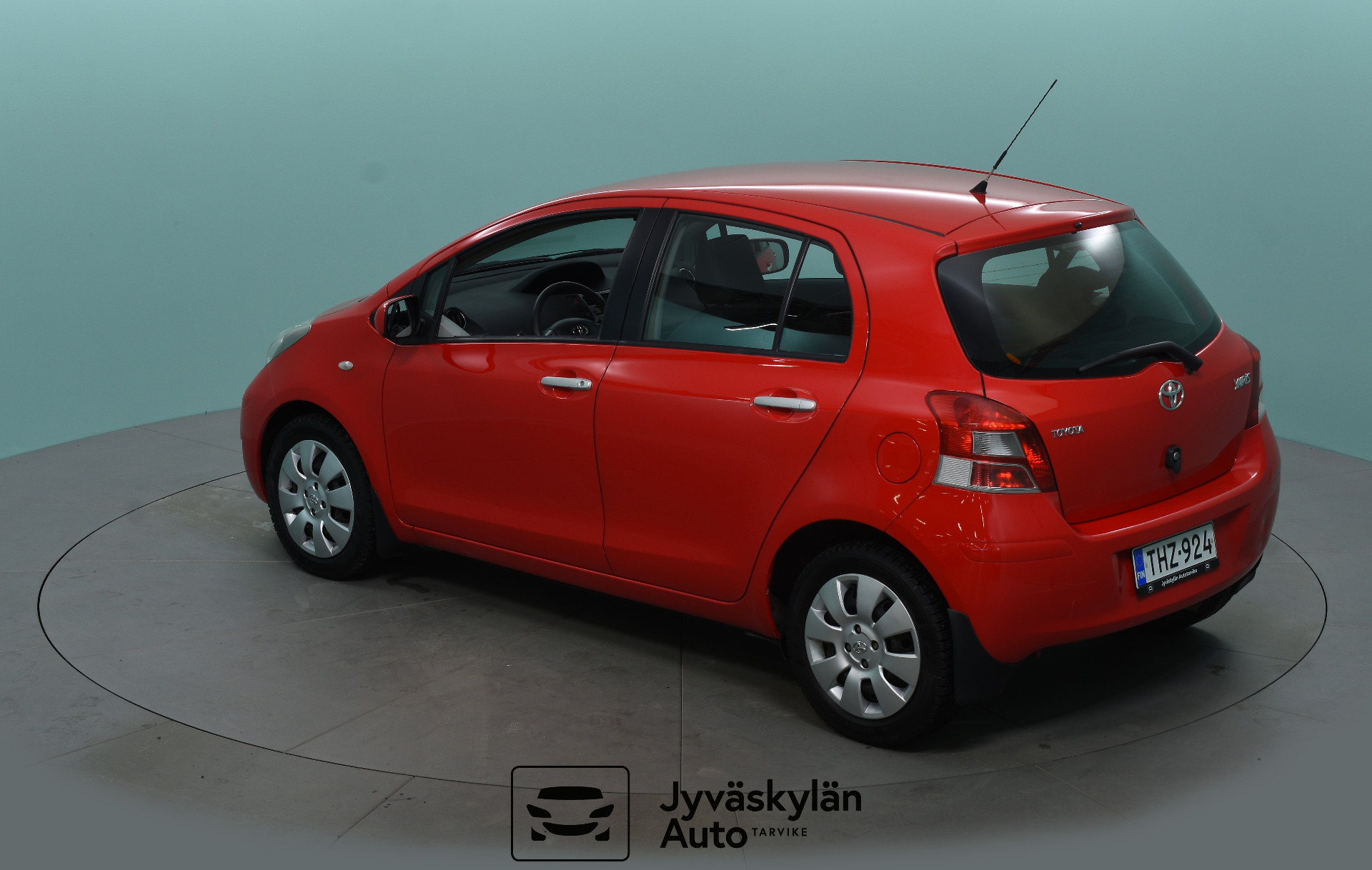 TOYOTA Yaris 2010