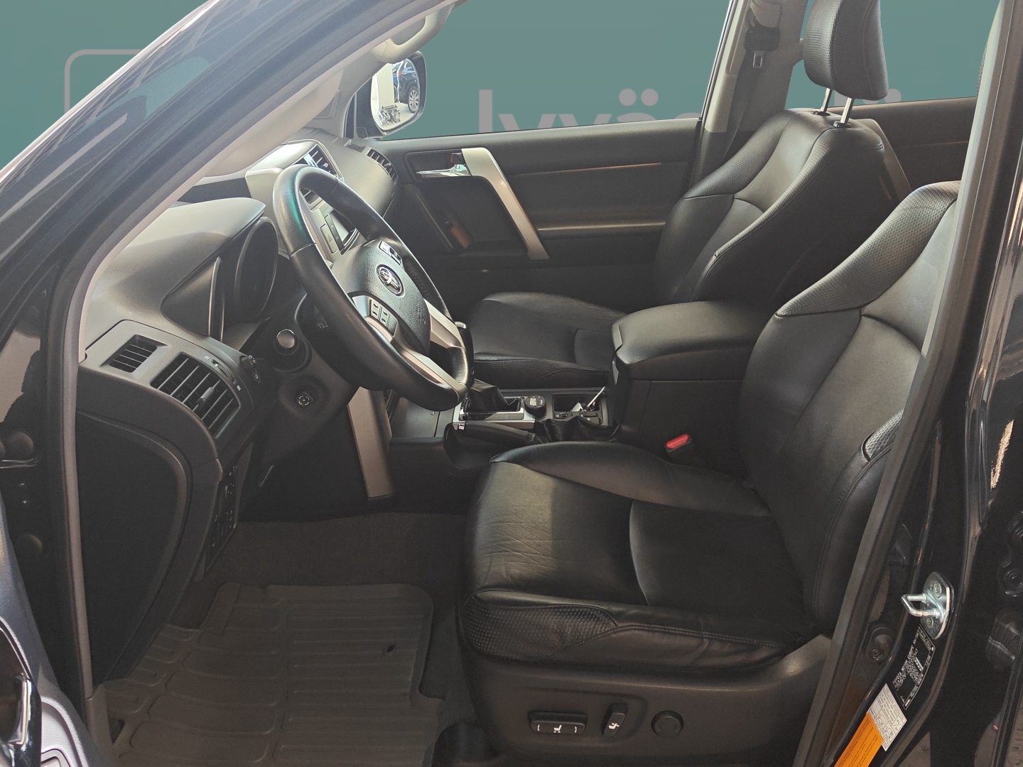 TOYOTA Land Cruiser 2010