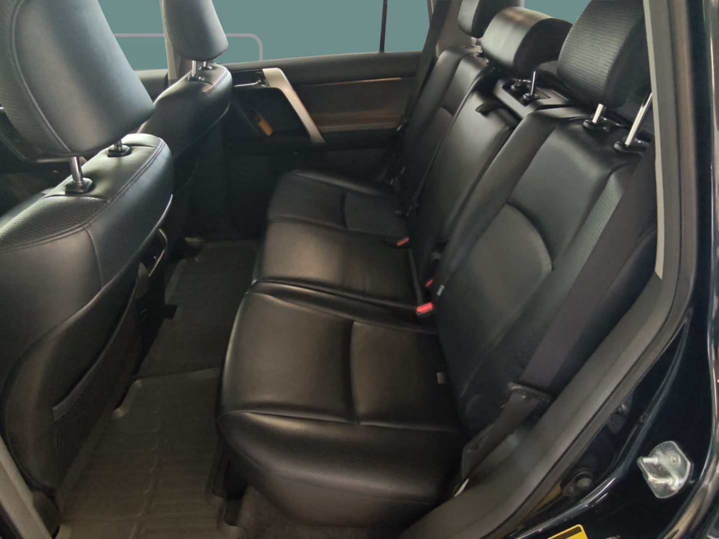 TOYOTA Land Cruiser 2010