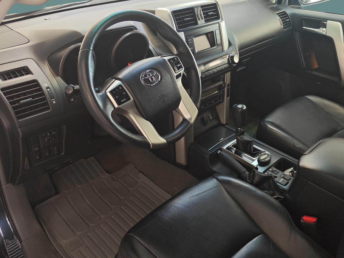 TOYOTA Land Cruiser 2010