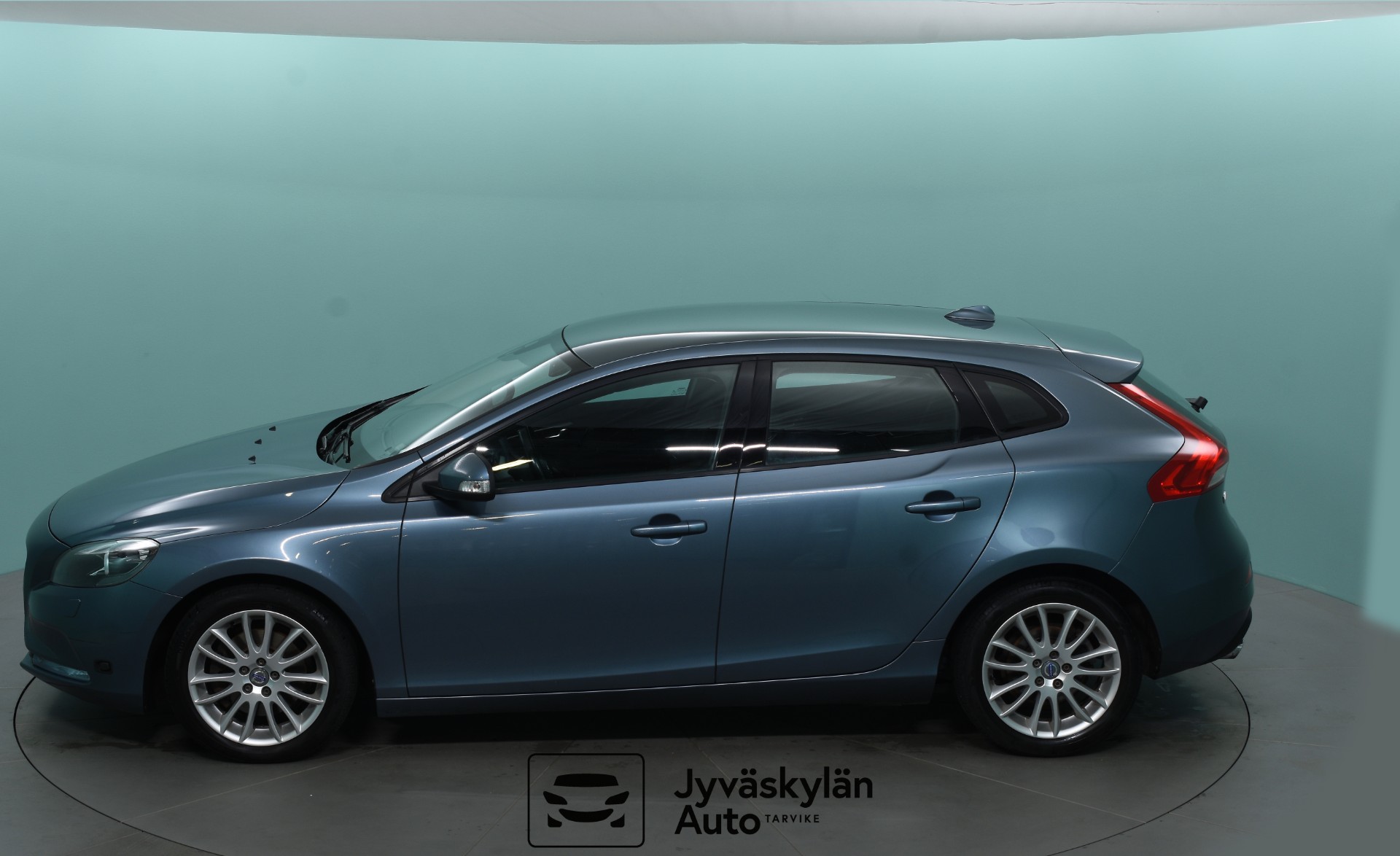 VOLVO V40 2013