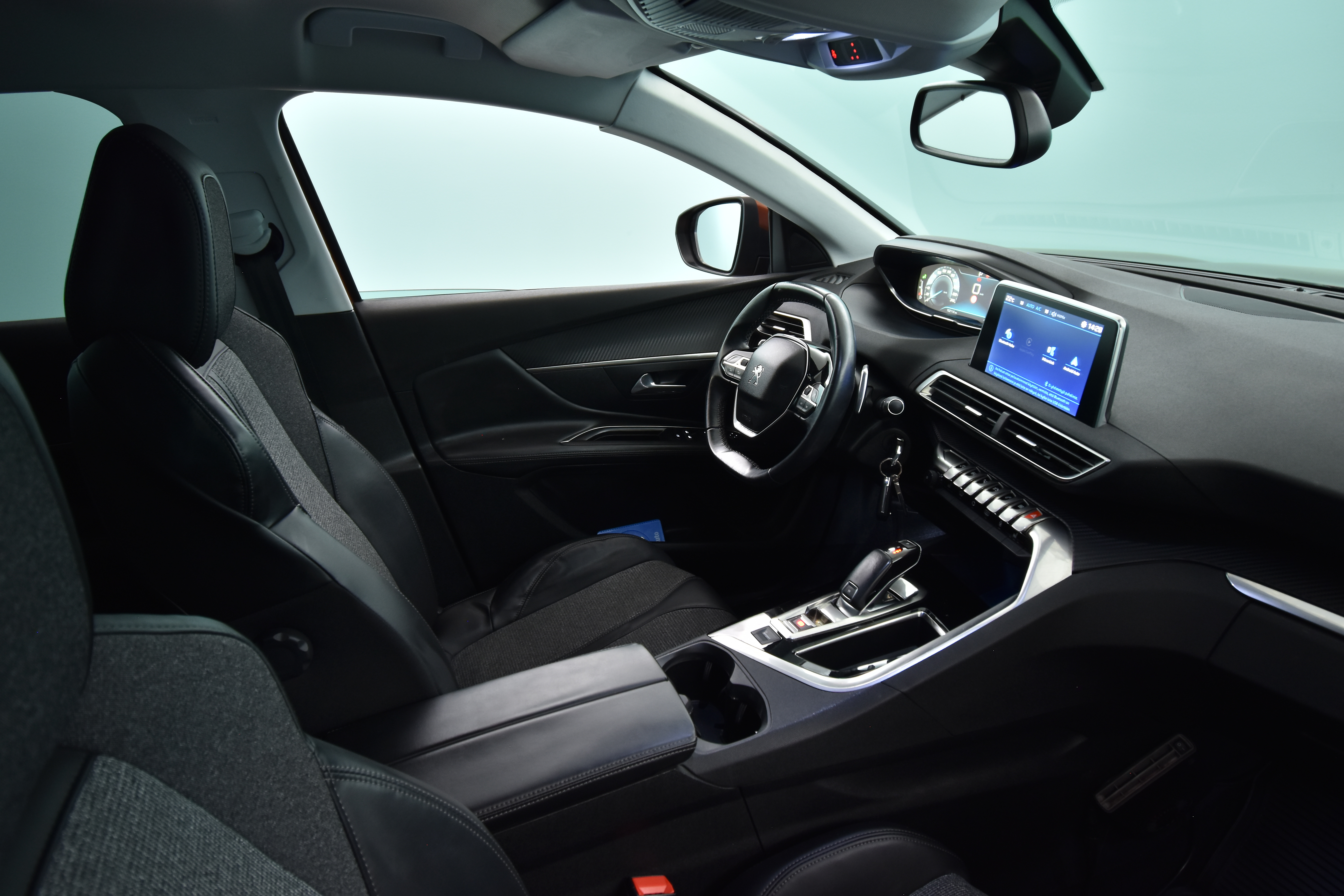 PEUGEOT 3008 2017