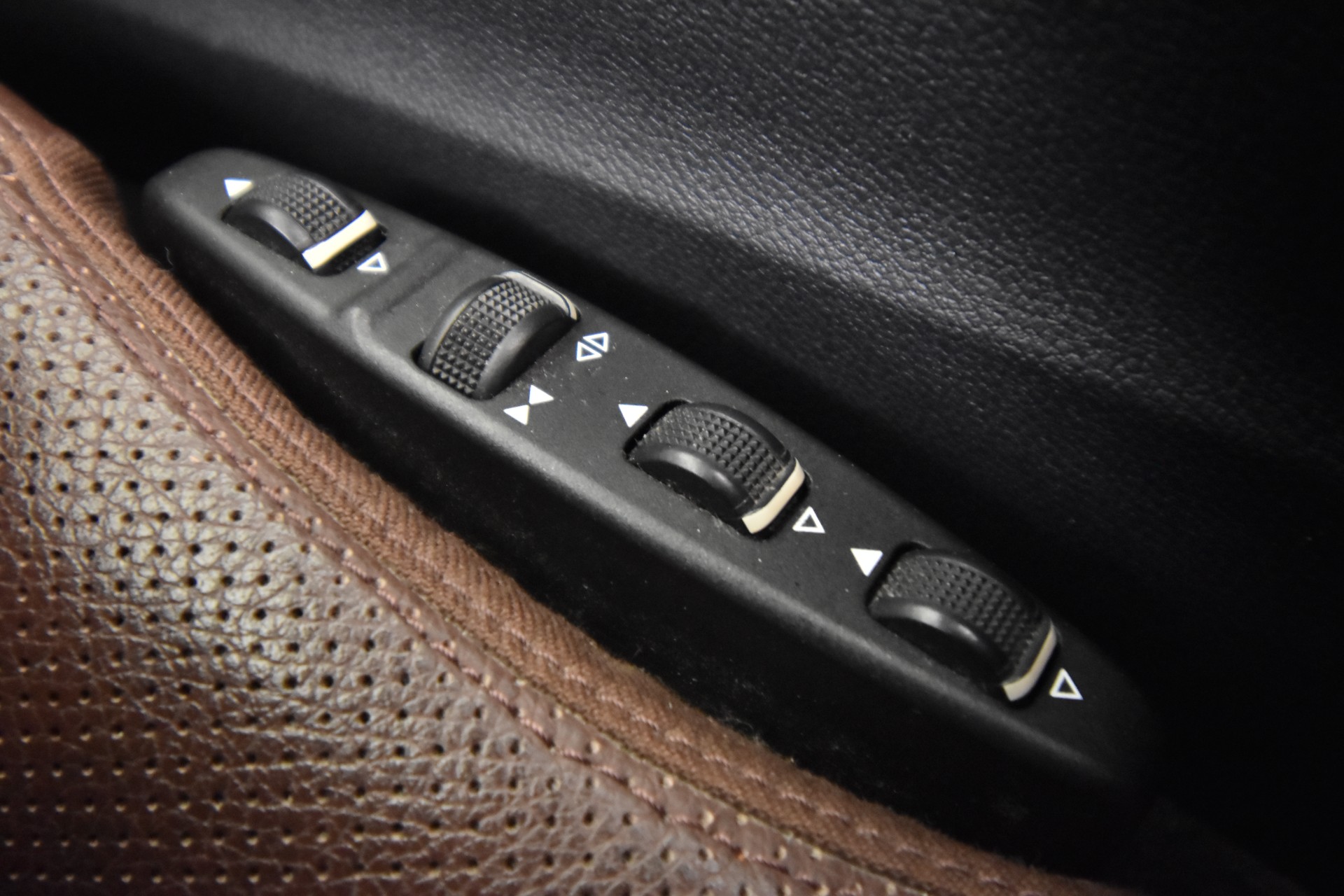 MERCEDES-BENZ E 2011