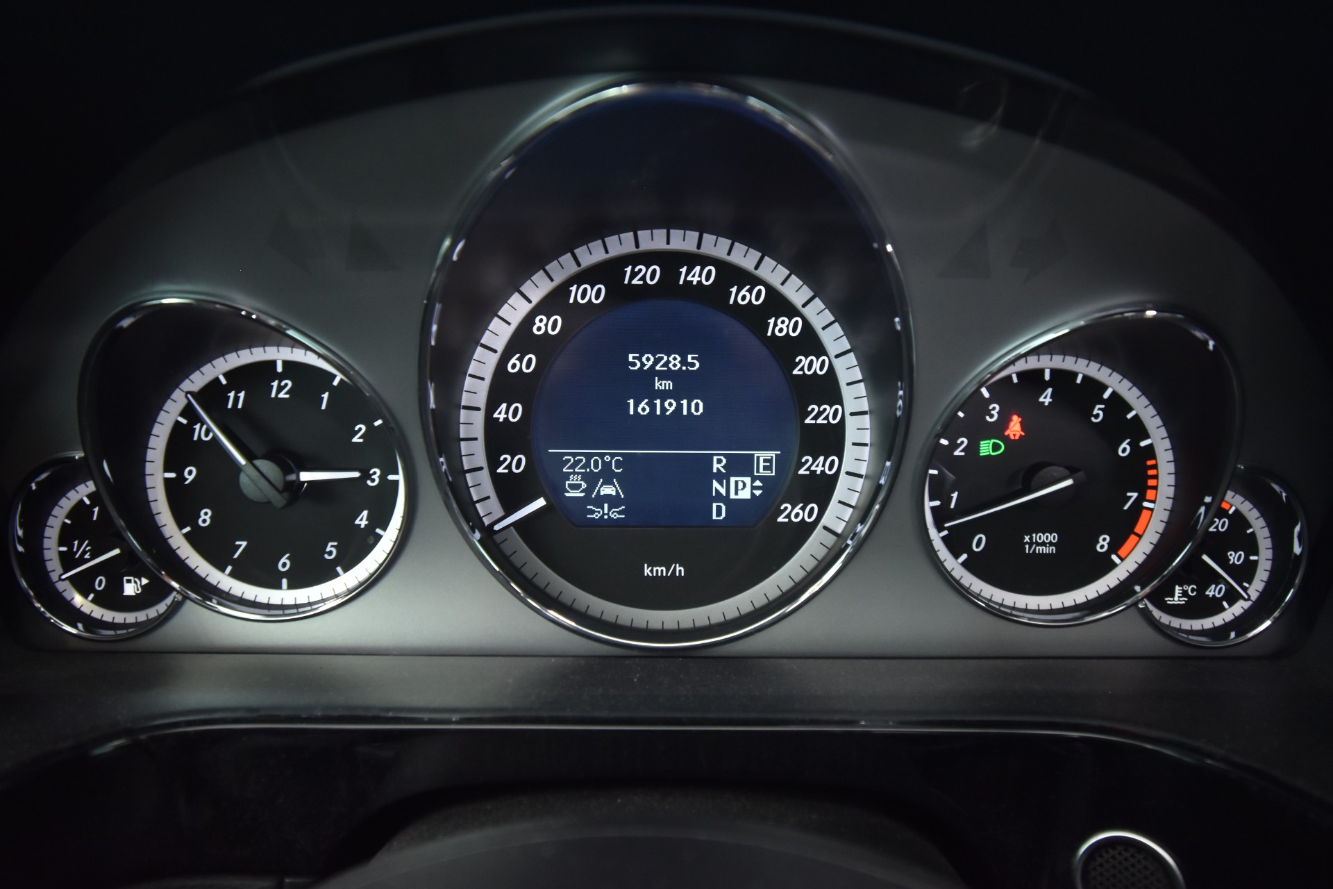 MERCEDES-BENZ E 2011